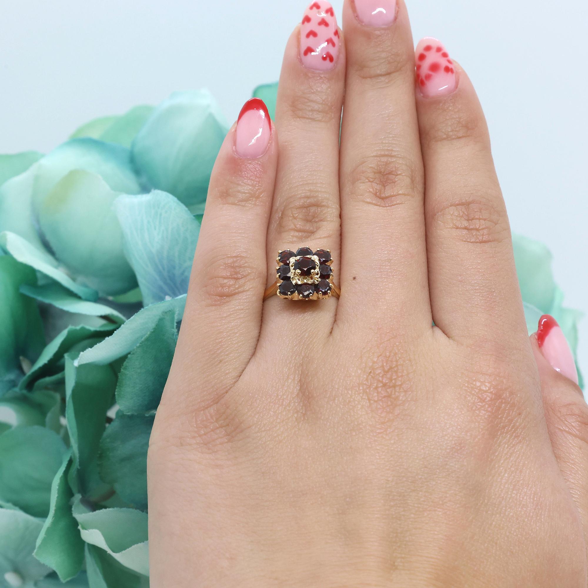 Vintage Garnet Gemstone Square Halo Ring 18K Yellow Gold 1.50 CTW Size 7.25