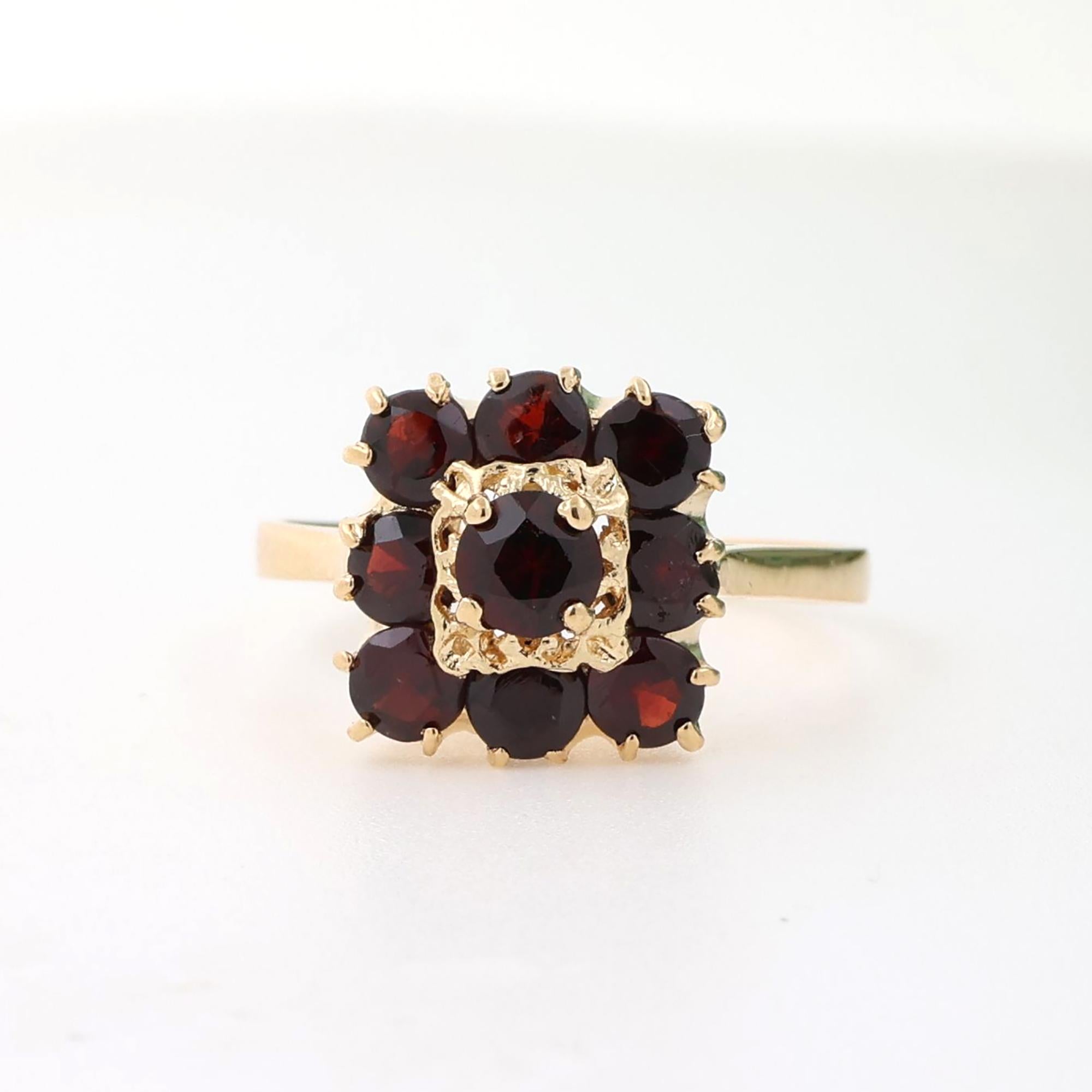 Vintage Garnet Gemstone Square Halo Ring 18K Yellow Gold 1.50 CTW Size 7.25
