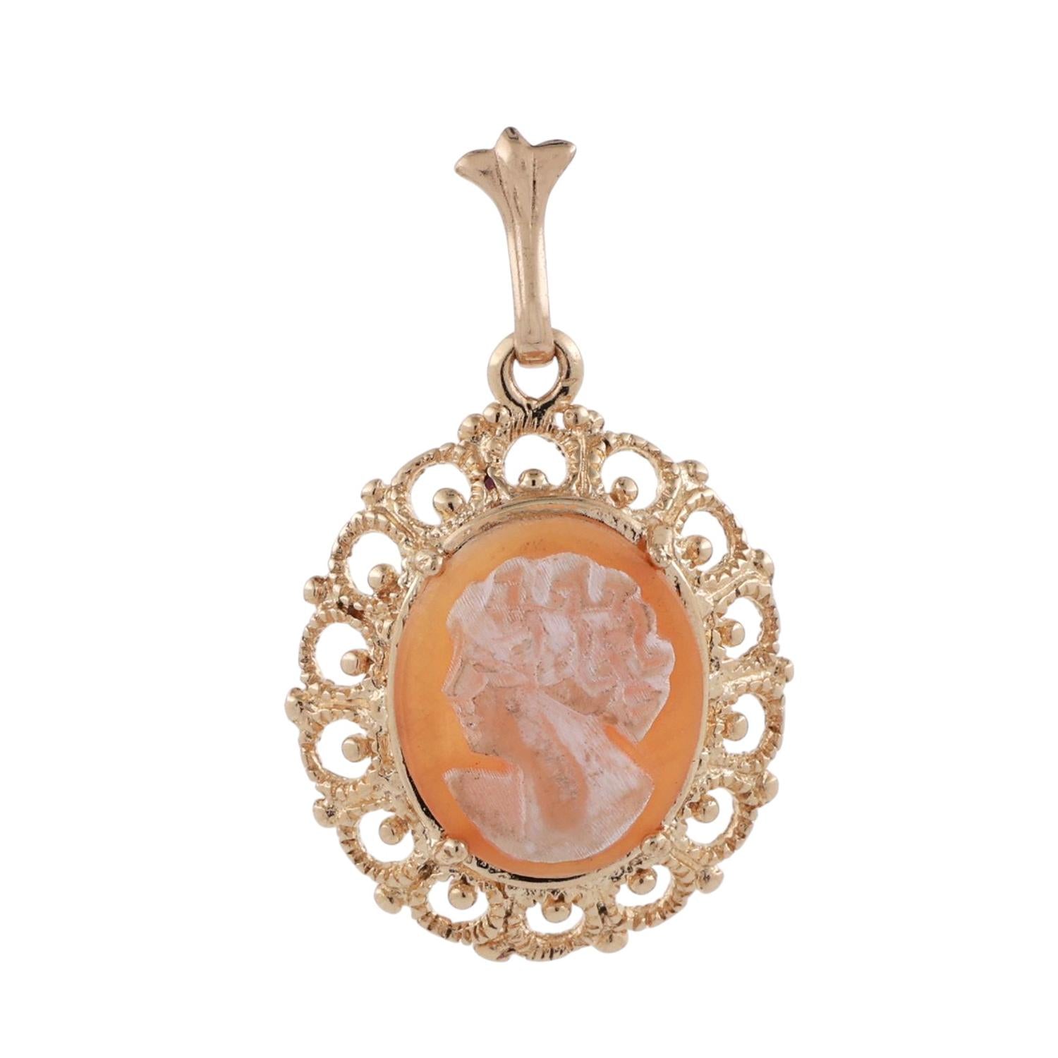 Cameo Pendant 14K Yellow Gold Filigree Frame Ladies Vintage Estate 1.05"