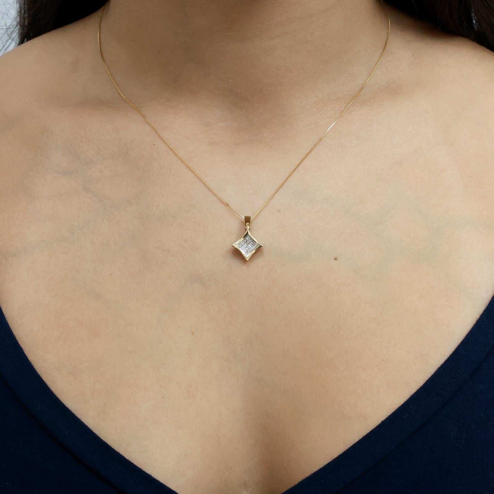 14K Yellow Gold Princess Cut Diamond Cluster Pendant Necklace 0.40 CTW 17.5"