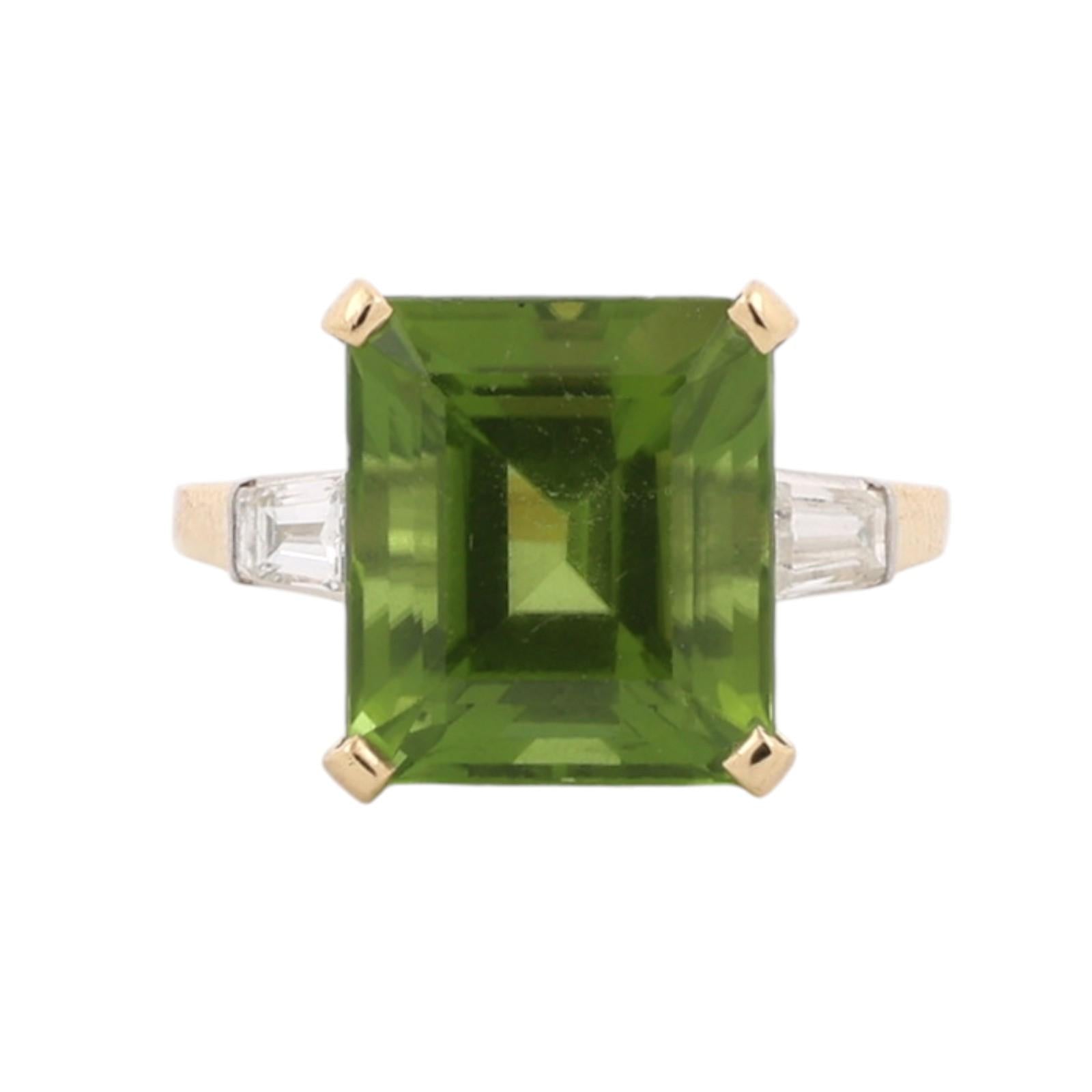 18K Gold Platinum 6.70CTW Emerald Cut Peridot Diamond Ring Estate Size 6