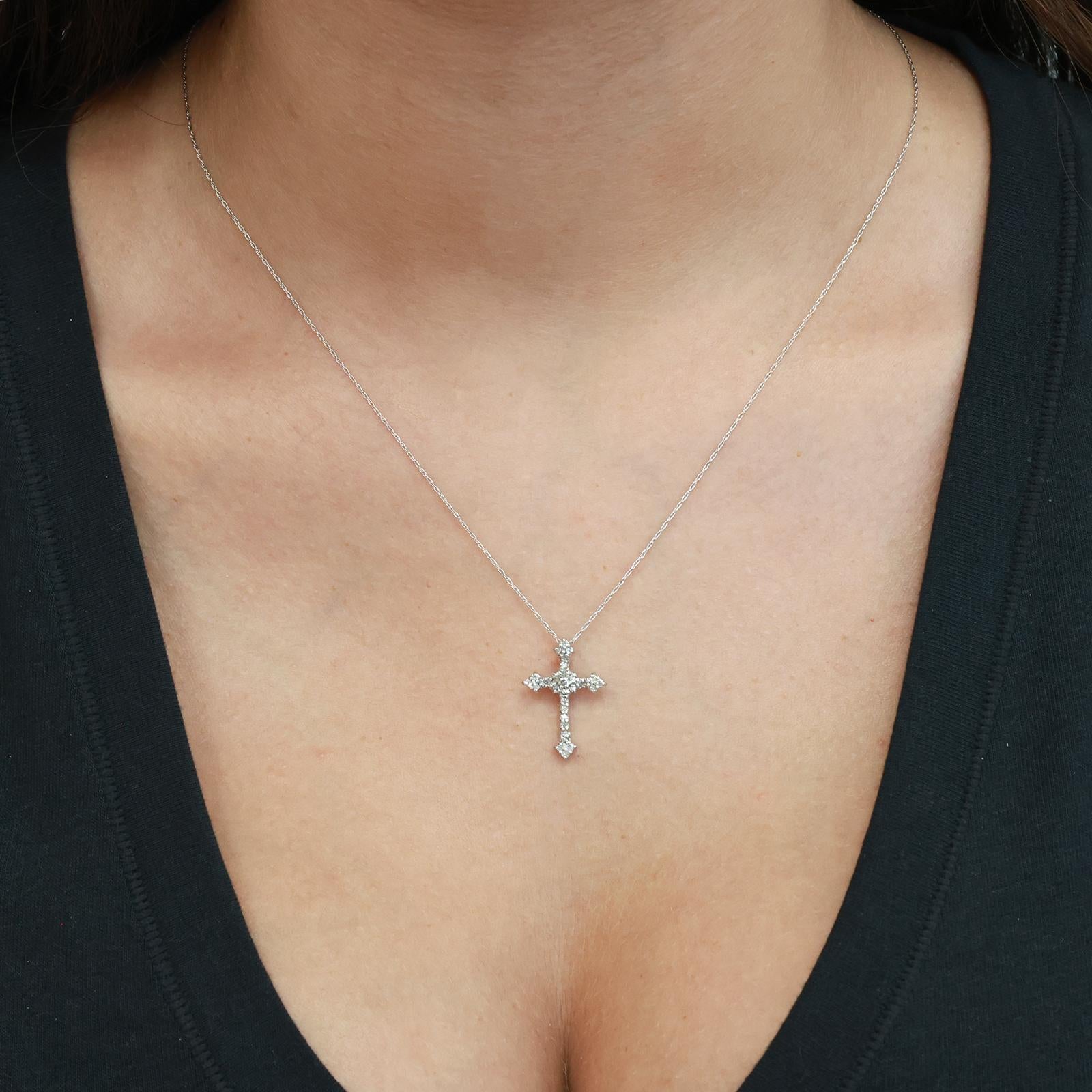 14K White Gold Diamond Cross Pendant Necklace 0.20 CTW Round Brilliant 19" Chain