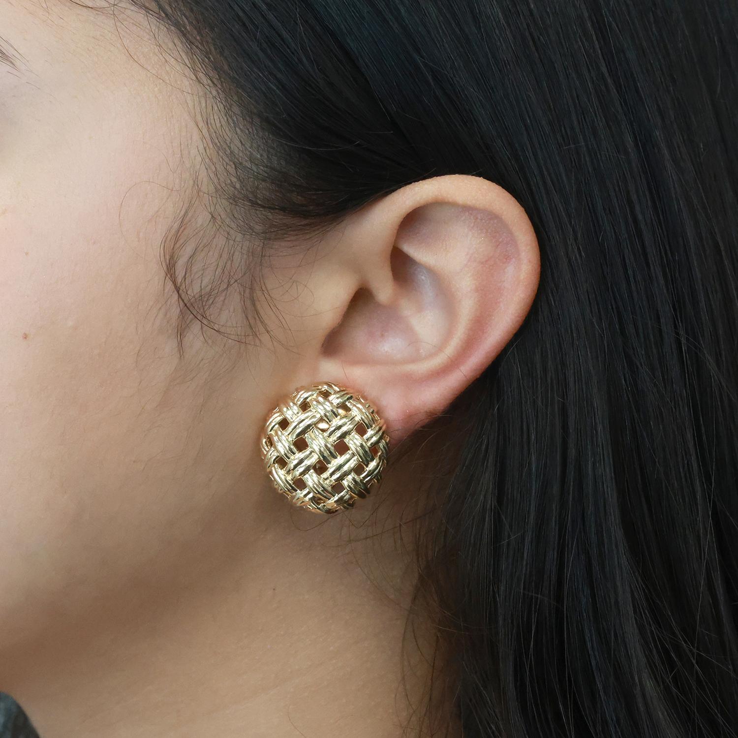 Jean Vitau 18K Yellow Gold Basket Weave Button Earrings 0.95" Ladies Estate