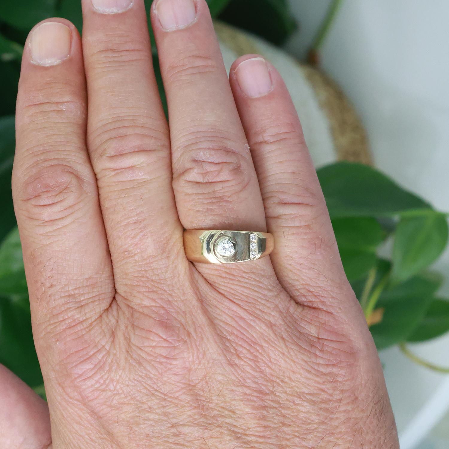 Mens Solitaire Diamond Accent Ring 14K Gold 0.25 TW Size 10.5 Estate