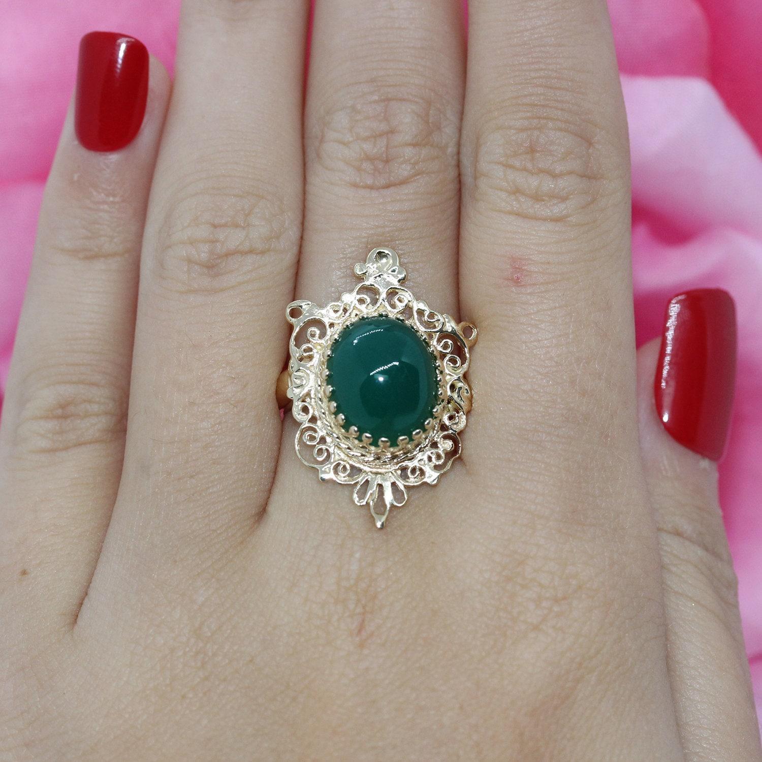 Vintage Green Onyx Cabochon Cocktail Ring 14K Yellow Gold Size 4.25 Ladies