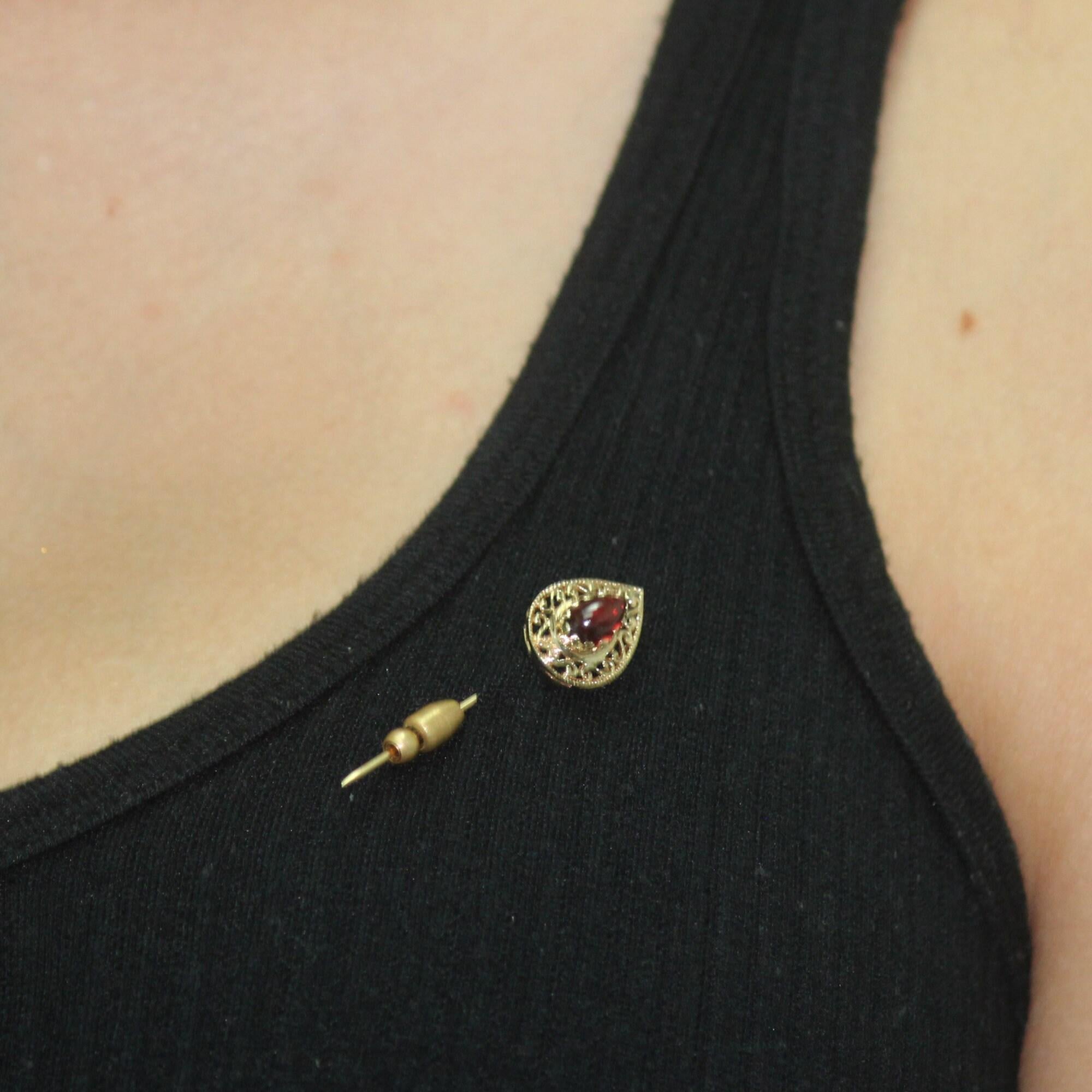 Vintage Cabochon Pear Garnet Gemstone Brooch Pin 14K Yellow Gold Ladies Estate