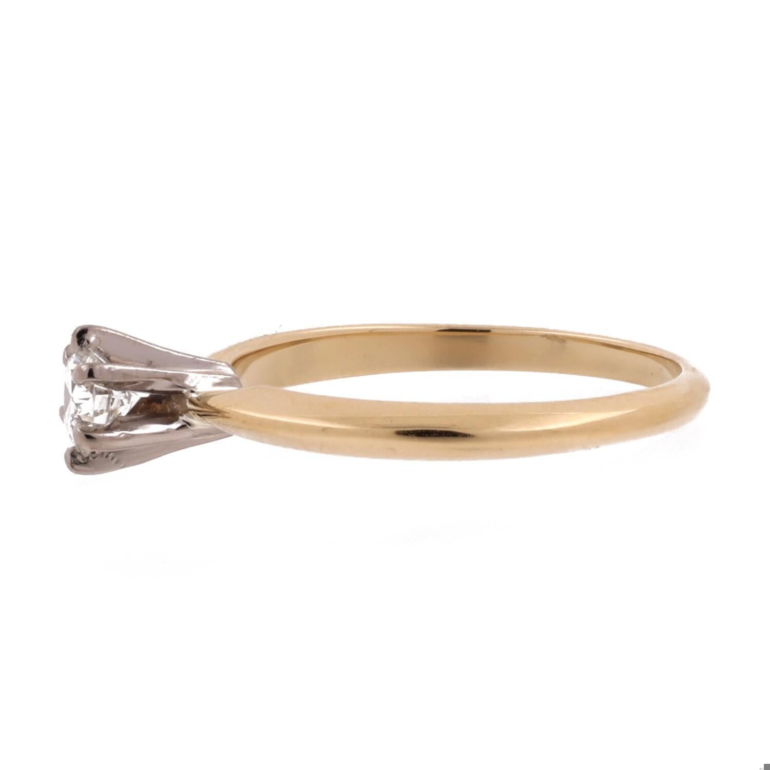 0.33 TW Solitaire Round Diamond Engagement Ring 18K Gold Size 7