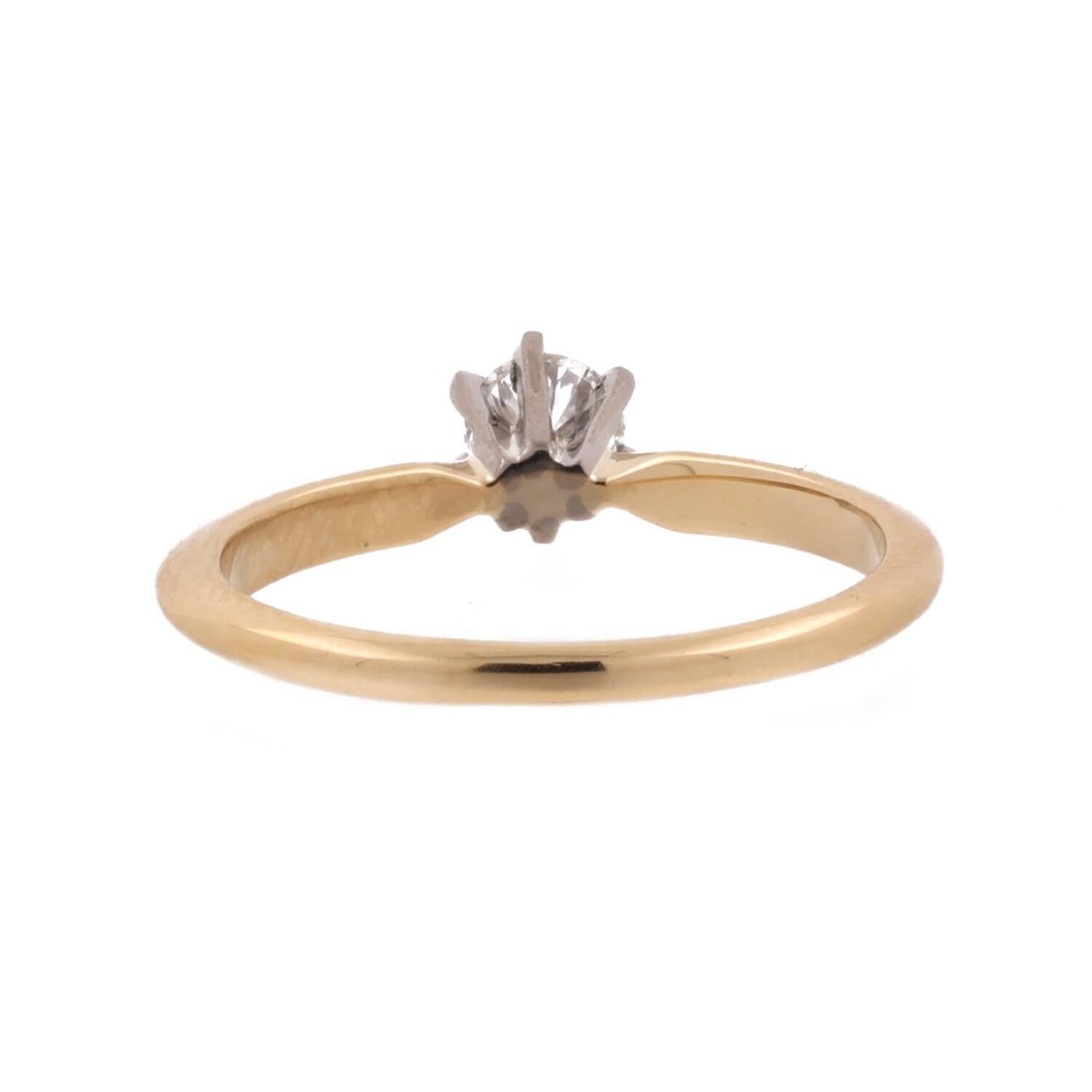 0.33 TW Solitaire Round Diamond Engagement Ring 18K Gold Size 7