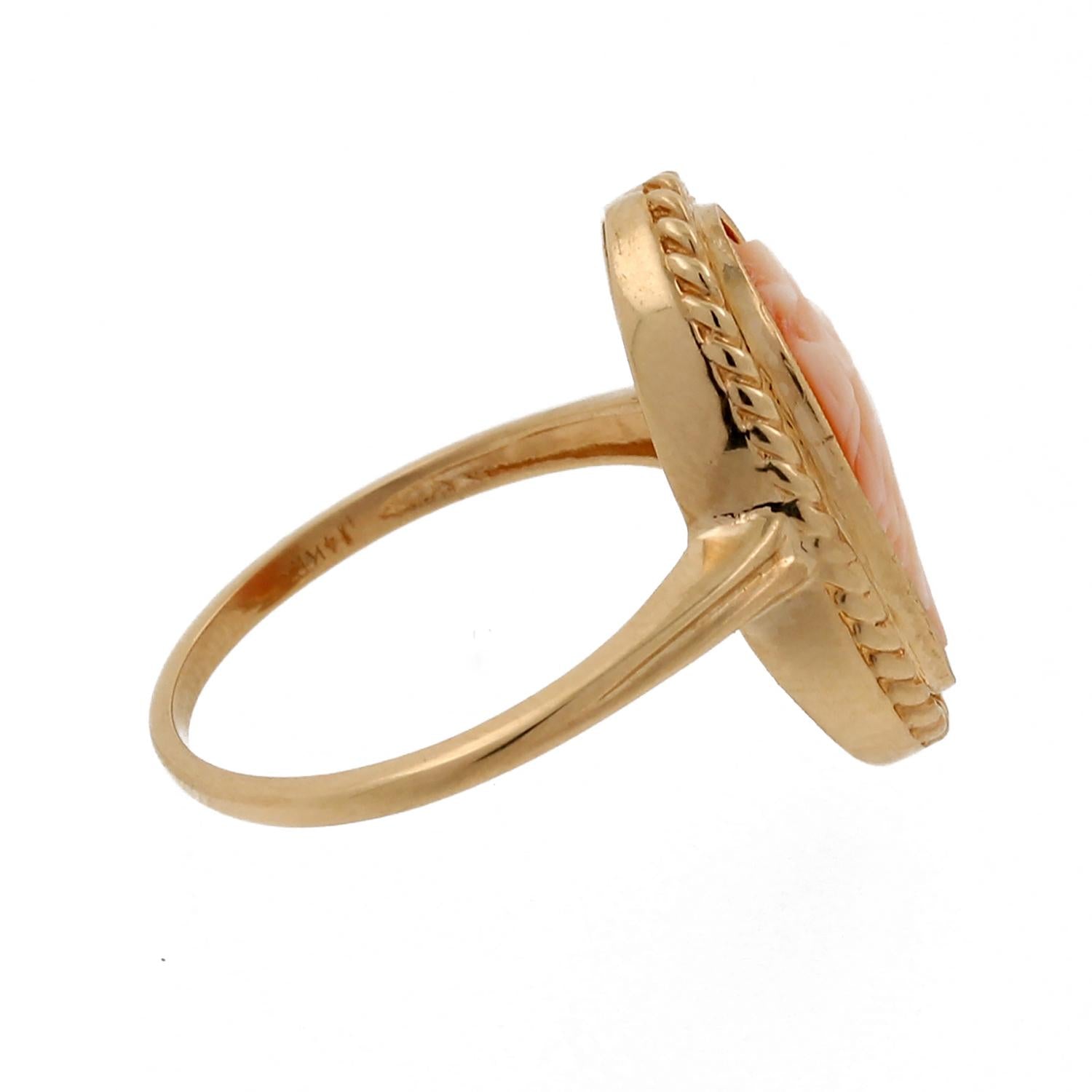 Ladies Vintage Cameo Ring 14K Yellow Gold Oval Cameo Bezel Set Size 6.75 Estate