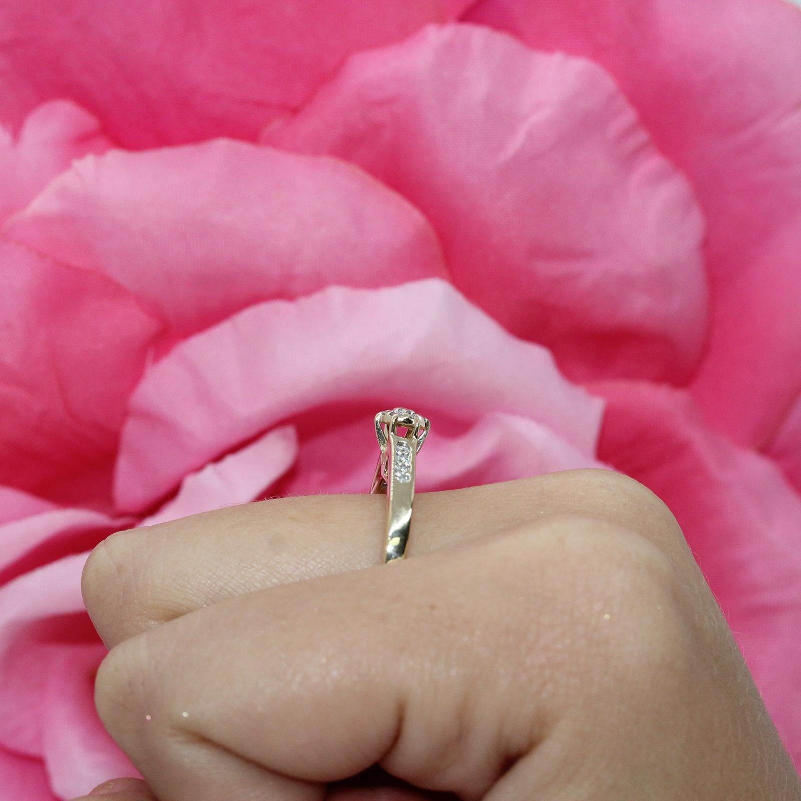 14K Yellow Gold Diamond Cluster Ring 0.30ct TW Petite Dainty Stackable Size 7.5