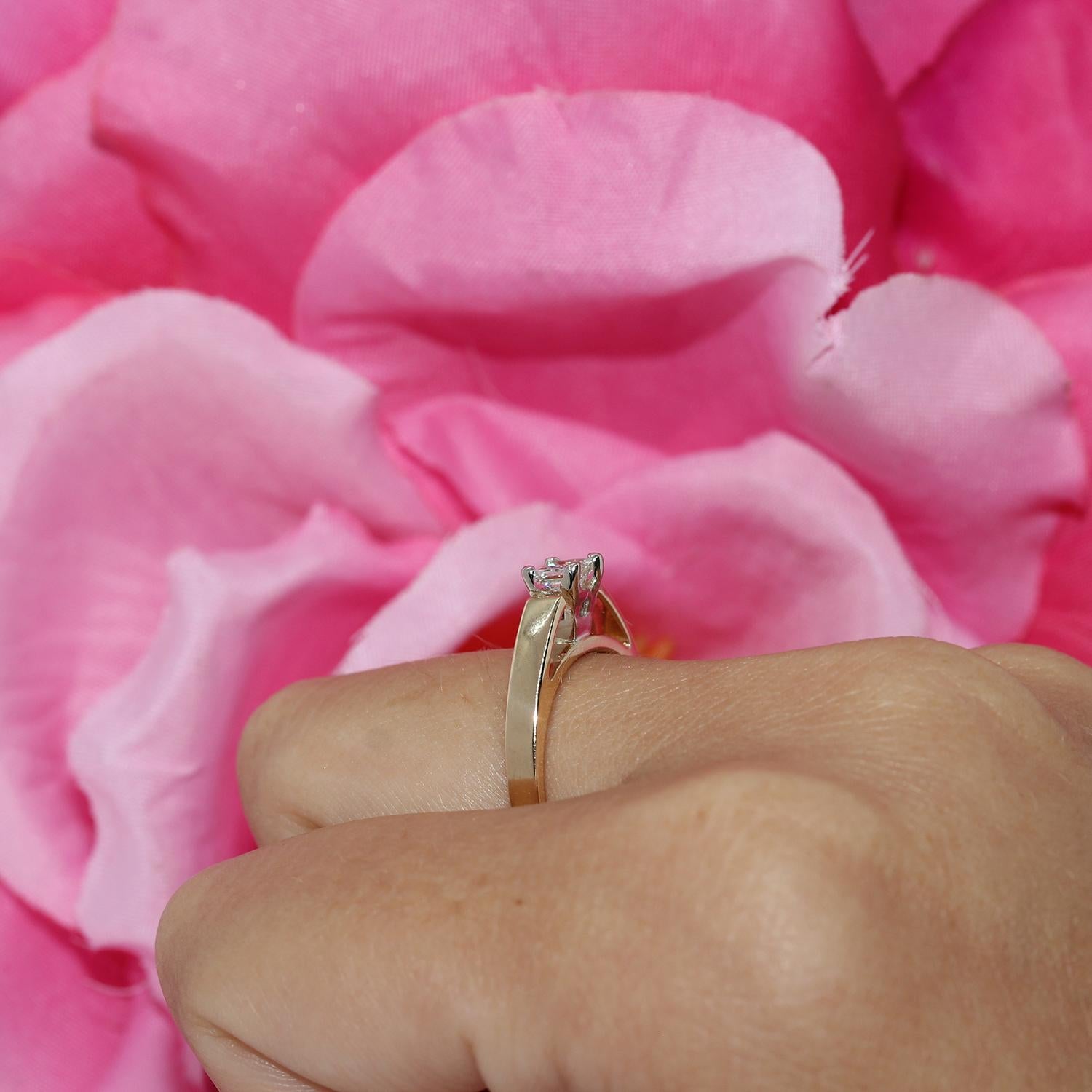 Solitaire Princess Cut Diamond Engagement Ring 14K Gold 0.30 CT Size 4.75 Ladies