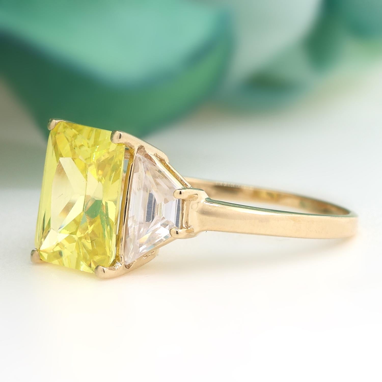 3-Stone Yellow White Cubic Zirconia Gemstone Ring 10K Yellow Gold Size 9.5