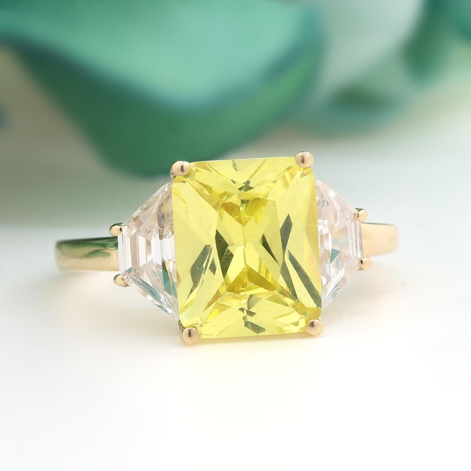 3-Stone Yellow White Cubic Zirconia Gemstone Ring 10K Yellow Gold Size 9.5