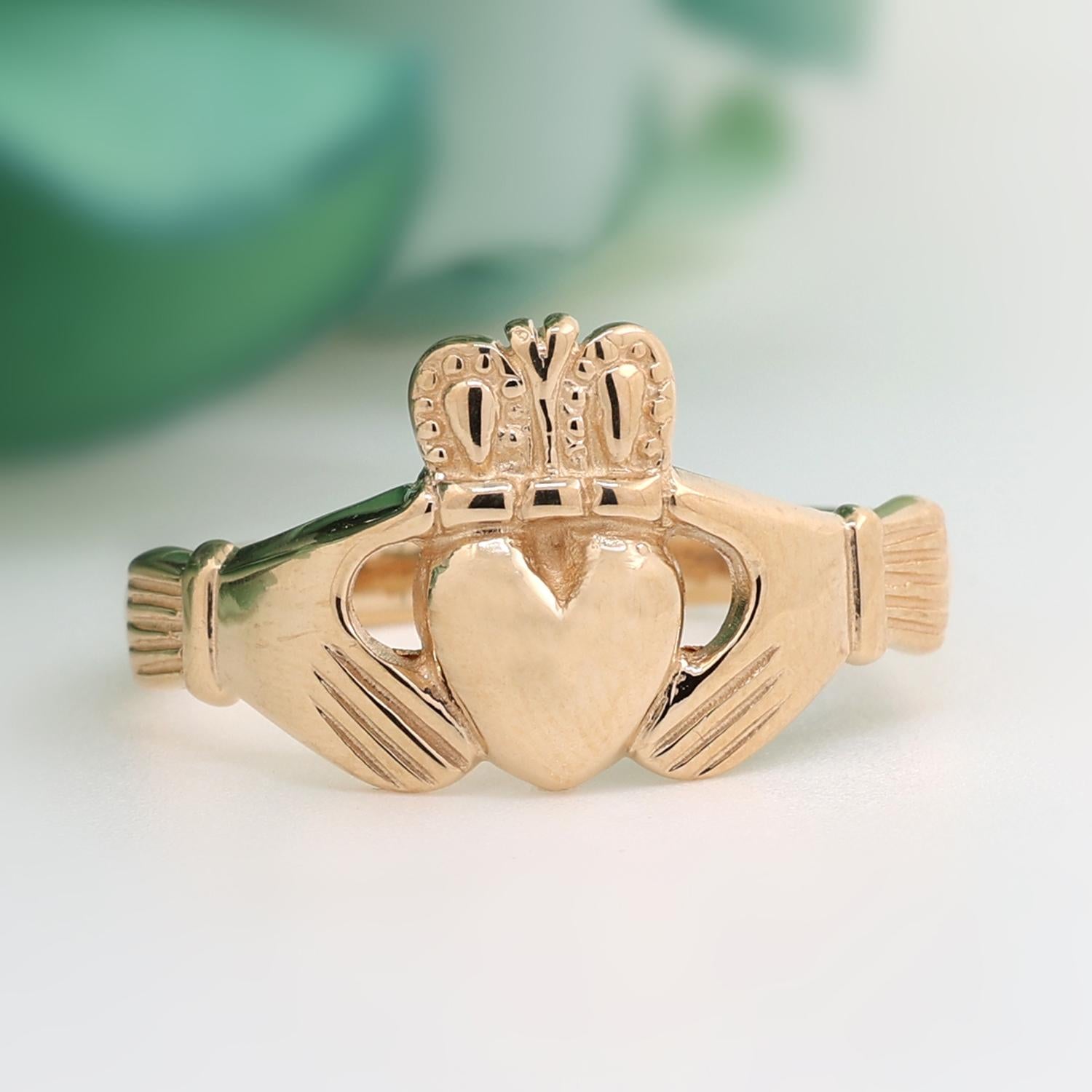 Vintage Claddagh Wedding Engagement Ring 14K Yellow Gold Unisex Size 11.75