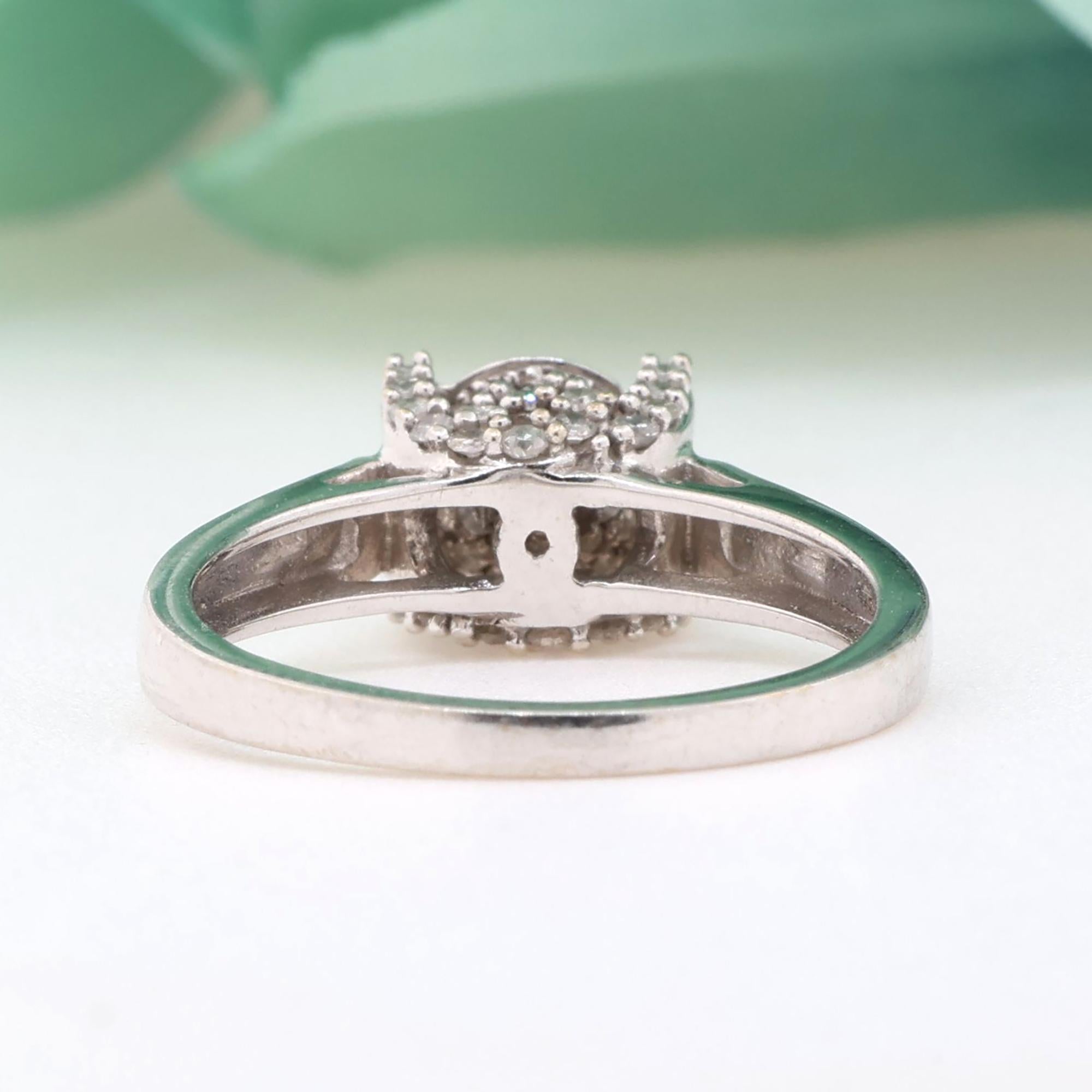 10K White Gold 0.50CTW Diamond Cluster Ring Size 7 Halo Estate Promise Ring