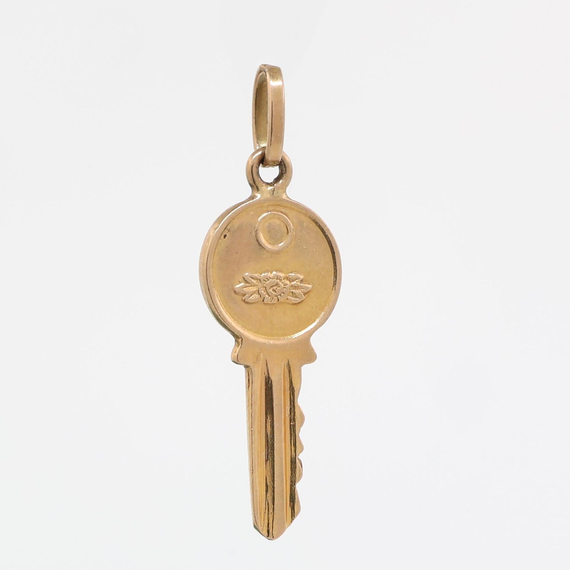 18K Yellow Gold Key Pendant Charm 1.15" Unisex Estate