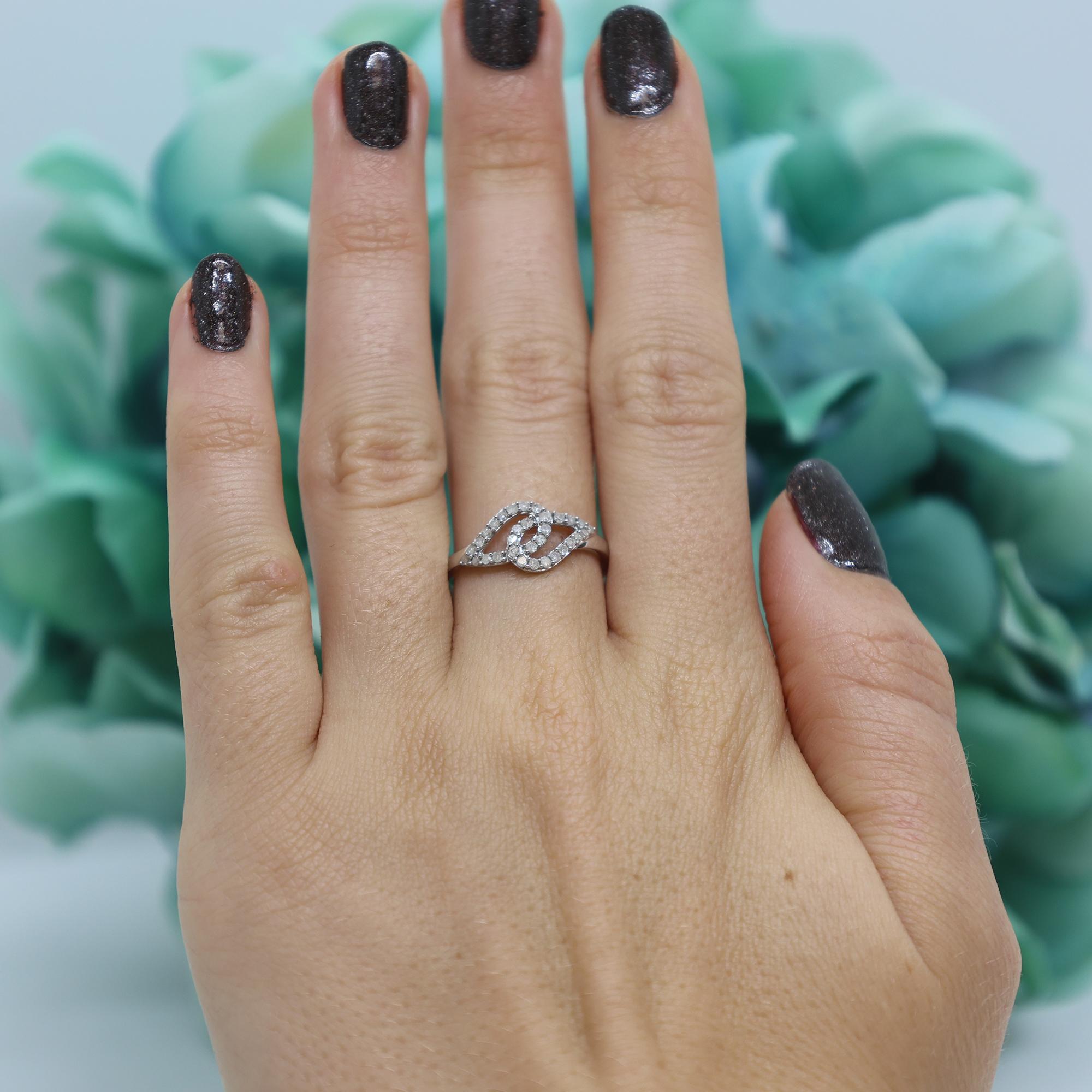 10K White Gold 0.35CTW Diamond Infinity Love Knot Ring Size 7 Estate Promise