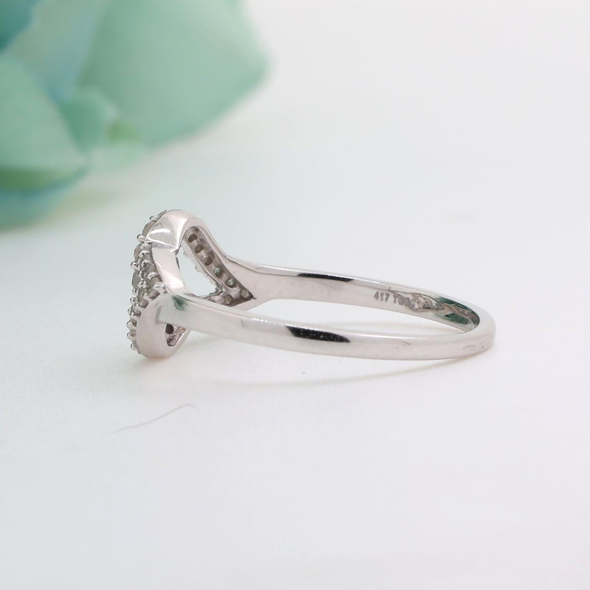 10K White Gold 0.35CTW Diamond Infinity Love Knot Ring Size 7 Estate Promise