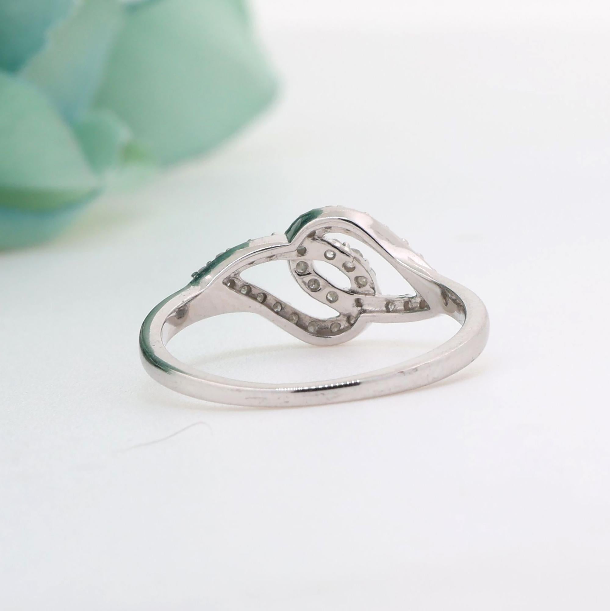 10K White Gold 0.35CTW Diamond Infinity Love Knot Ring Size 7 Estate Promise