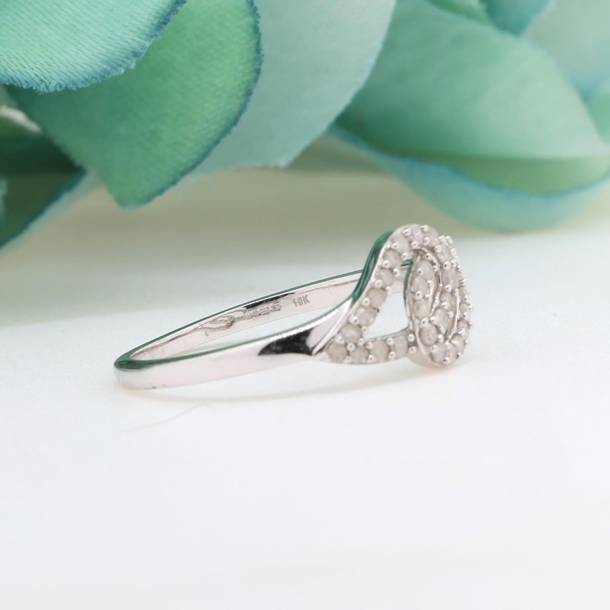 10K White Gold 0.35CTW Diamond Infinity Love Knot Ring Size 7 Estate Promise