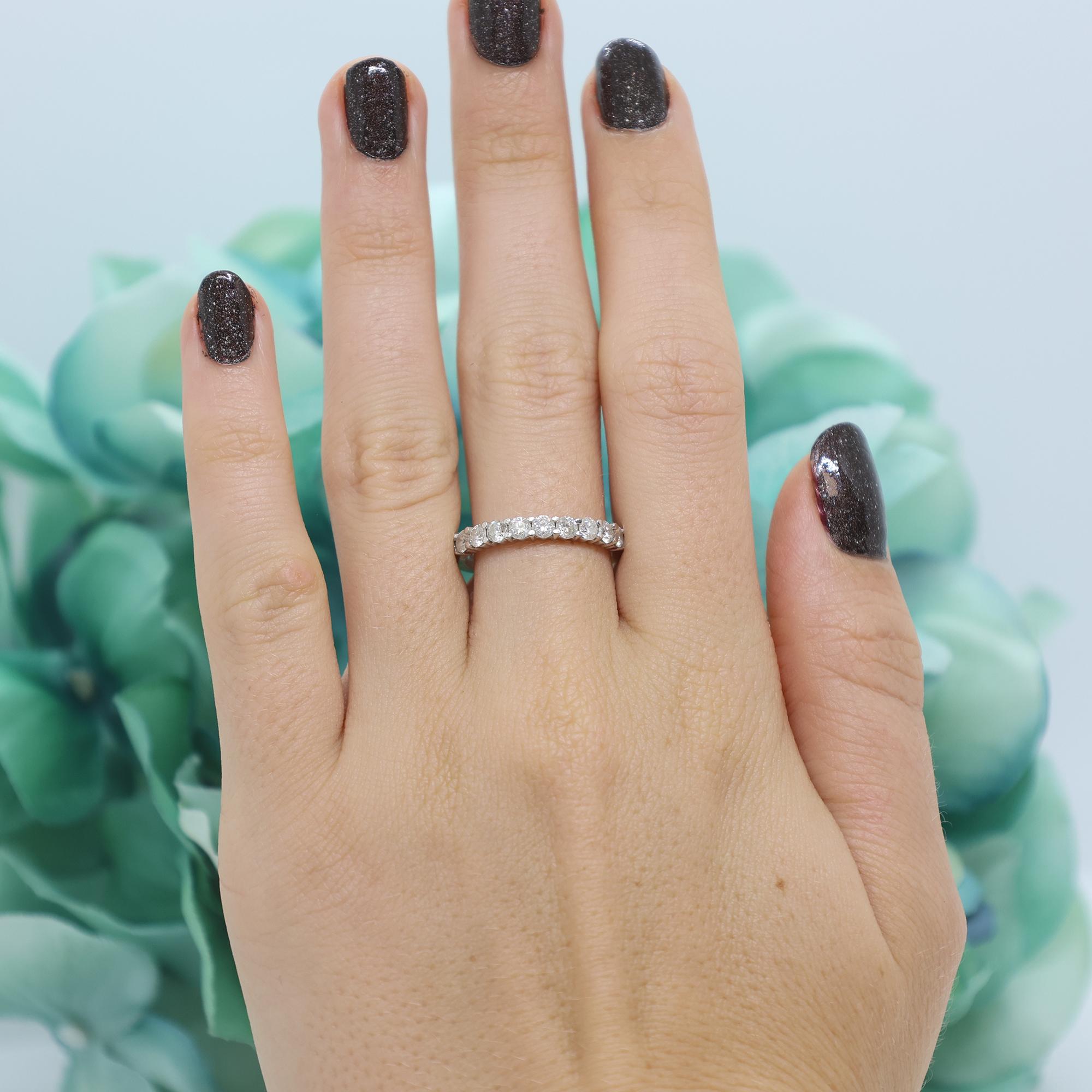 10K White Gold 0.75CTW Channel Set Diamond Wedding Band Ring Size 7.25 Estate