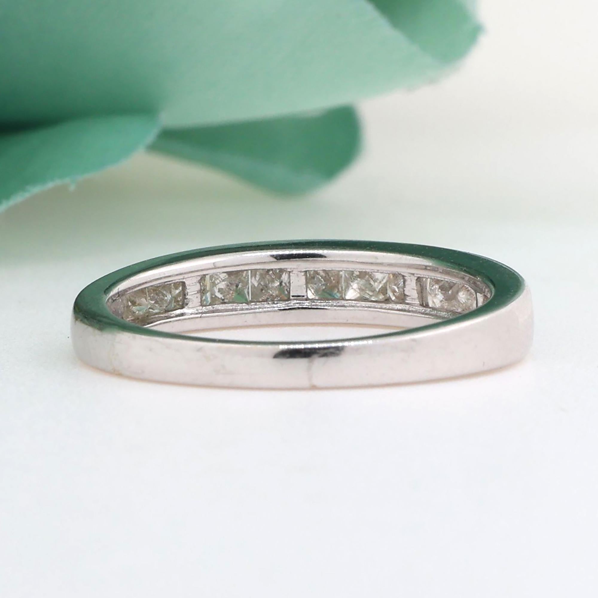 10K White Gold 0.75CTW Channel Set Diamond Wedding Band Ring Size 7.25 Estate