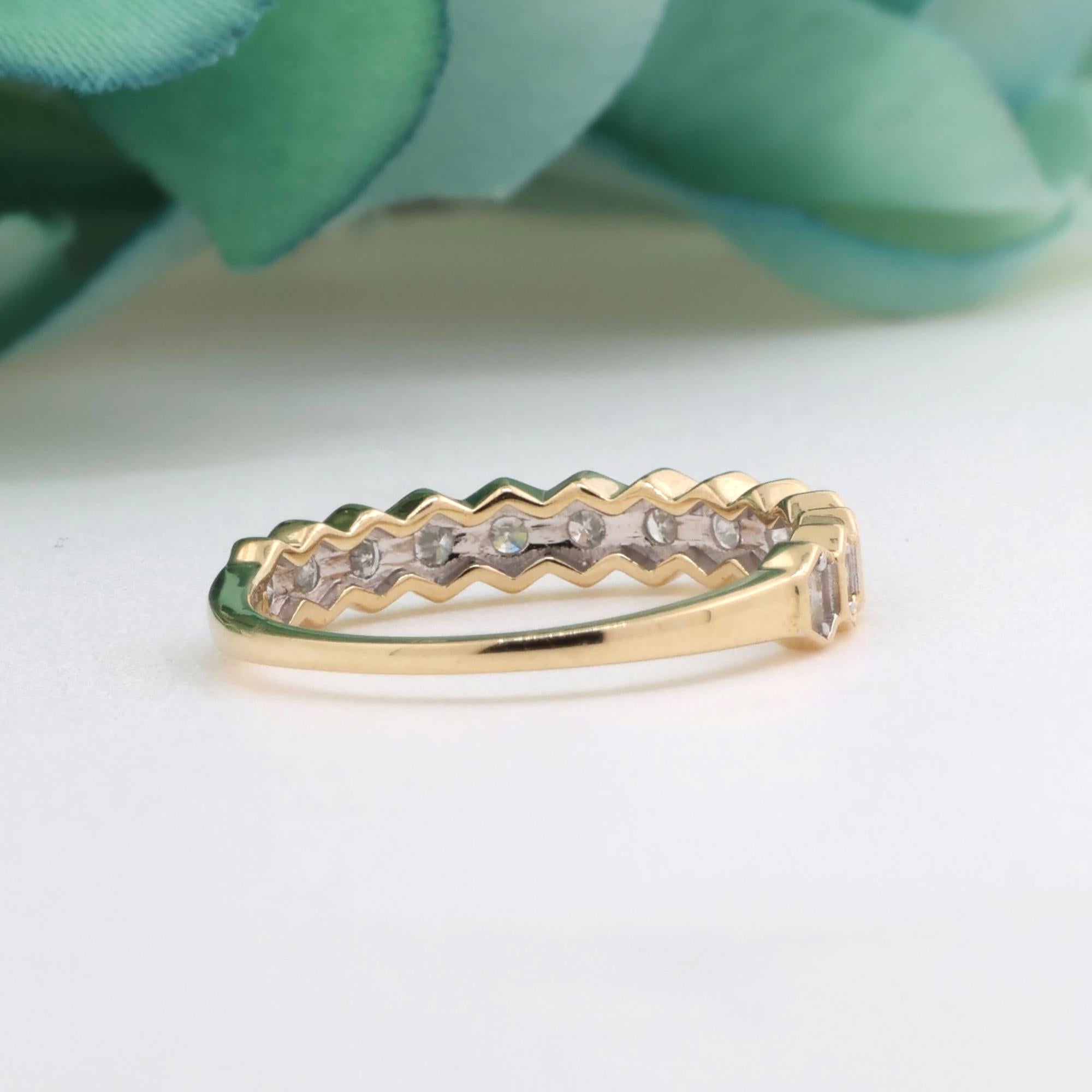 10K Two Tone Gold 0.45CTW Diamond Wedding Band Ring Size 8 Stackable Estate