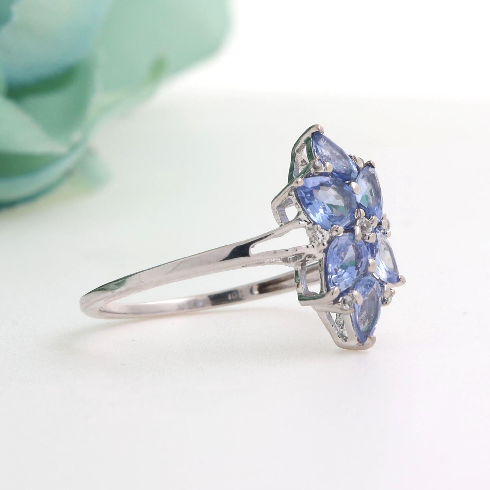 Ladies Pear Blue Topaz Floral Ring 10K White Gold 1.23 CTW Size 8 Estate