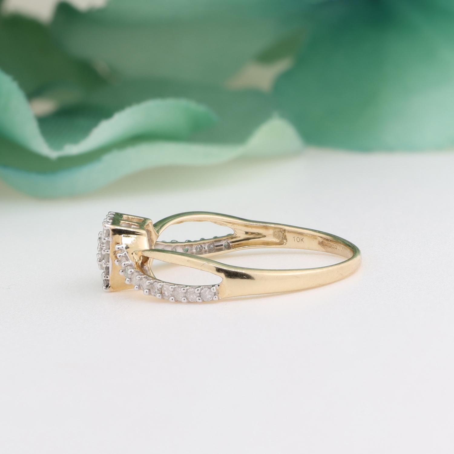 10K Two Tone Gold 0.30CTW Diamond Cluster Halo Promise Ring Size 7 Estate