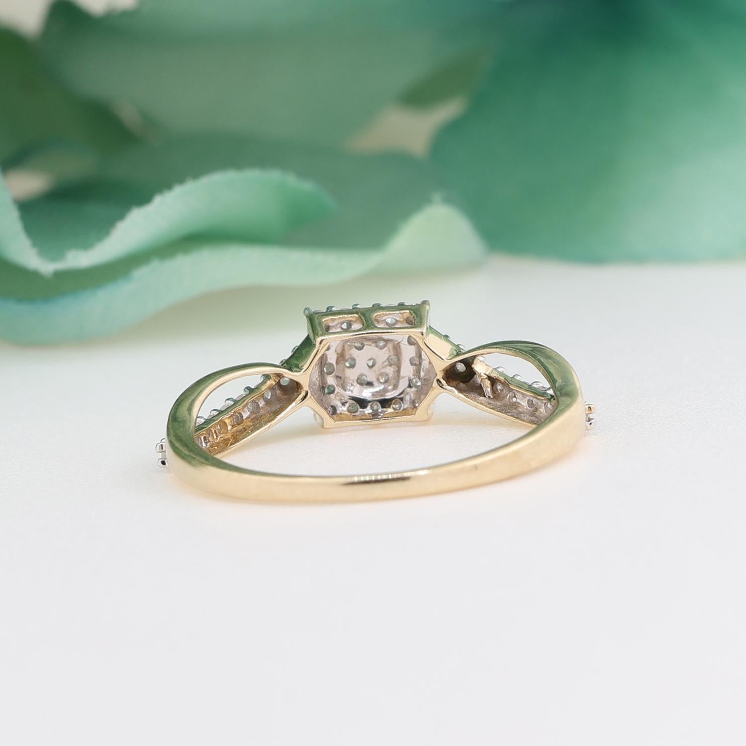 10K Two Tone Gold 0.30CTW Diamond Cluster Halo Promise Ring Size 7 Estate