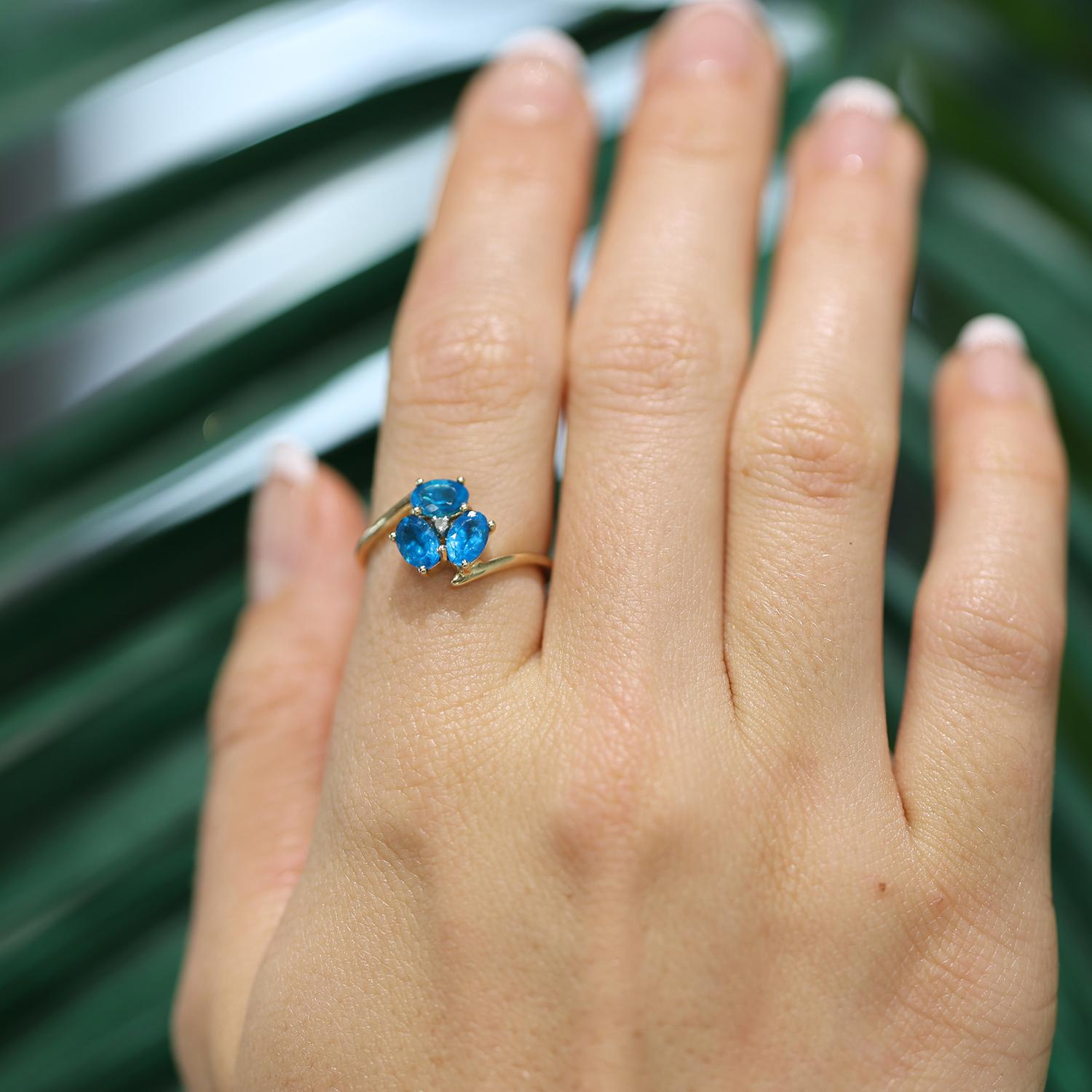 3-Stone Blue Apatite Diamond Cocktail Ring Swirl 10k Yellow Gold 3.16 CTW Size 7