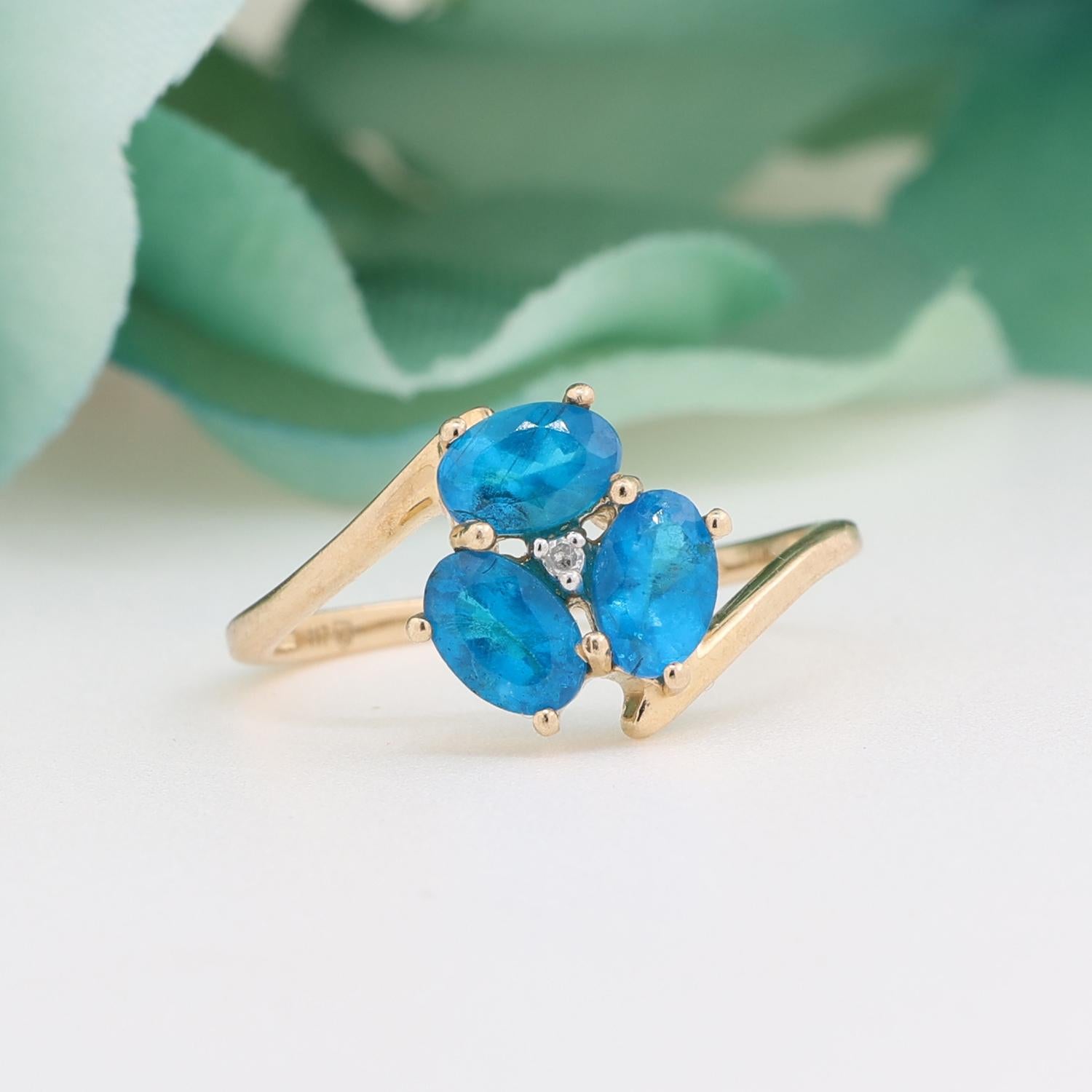 3-Stone Blue Apatite Diamond Cocktail Ring Swirl 10k Yellow Gold 3.16 CTW Size 7