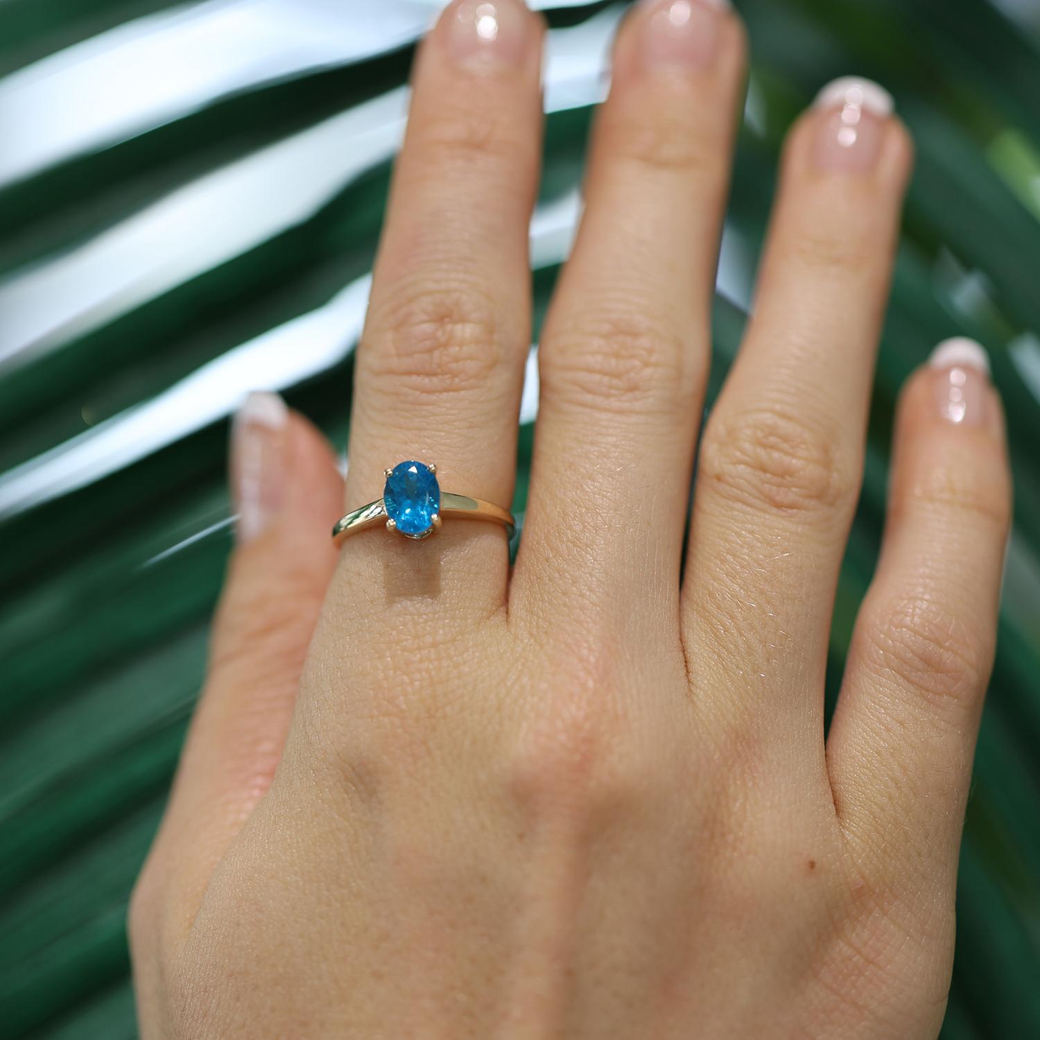 Oval Blue Apatite Solitaire Ring 14K Yellow Gold 1.35 CT Size 7.25