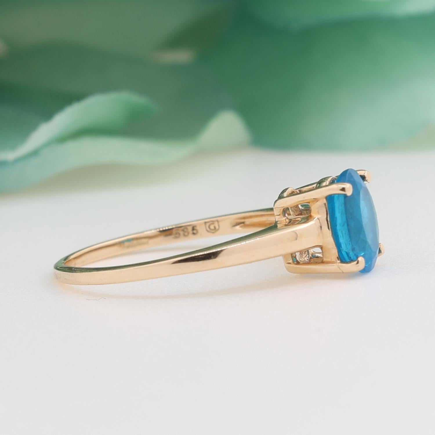 Oval Blue Apatite Solitaire Ring 14K Yellow Gold 1.35 CT Size 7.25