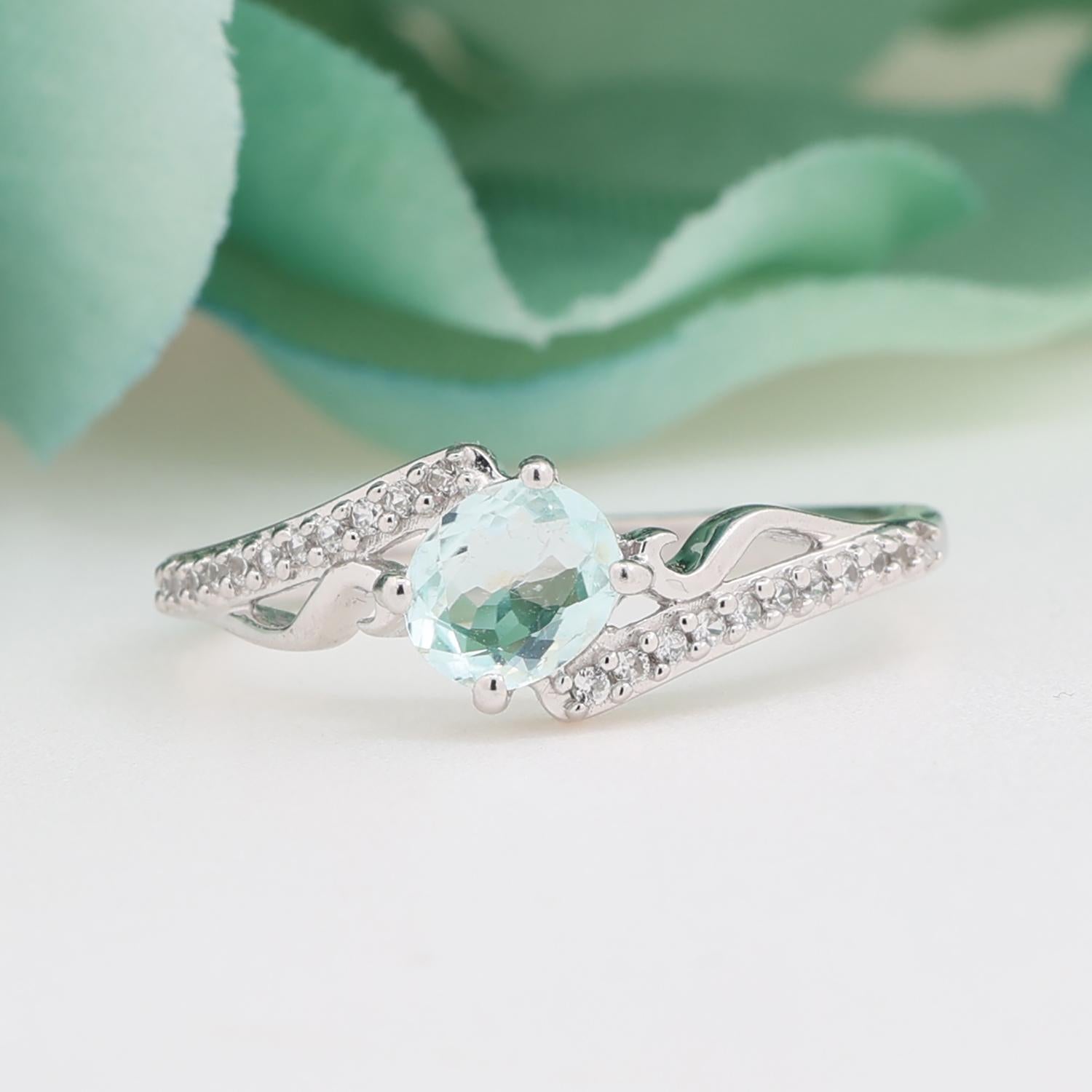 Oval Green Amethyst White Topaz Cocktail Ring 10K White Gold 0.82 CTW Size 8