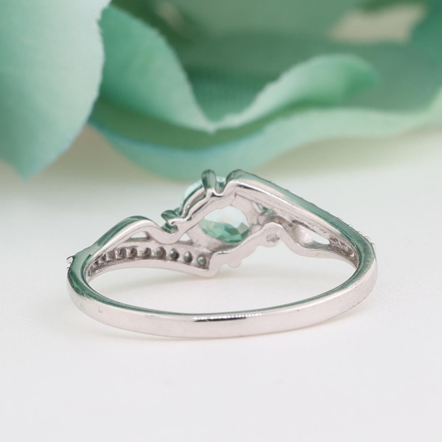 Oval Green Amethyst White Topaz Cocktail Ring 10K White Gold 0.82 CTW Size 8