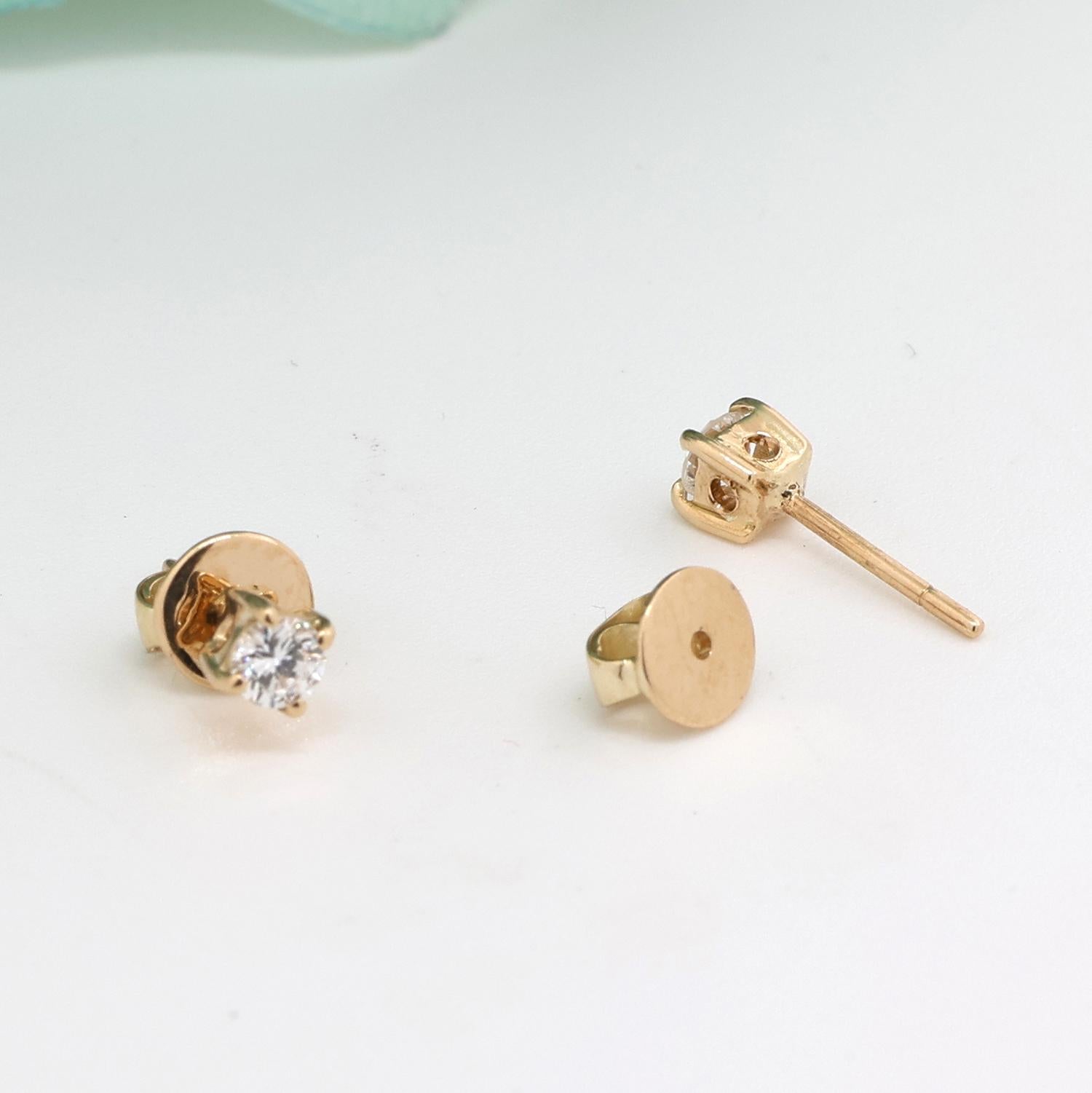 Round Diamond Stud Earrings 0.21 TW 18K Yellow Gold 4-Prong Setting