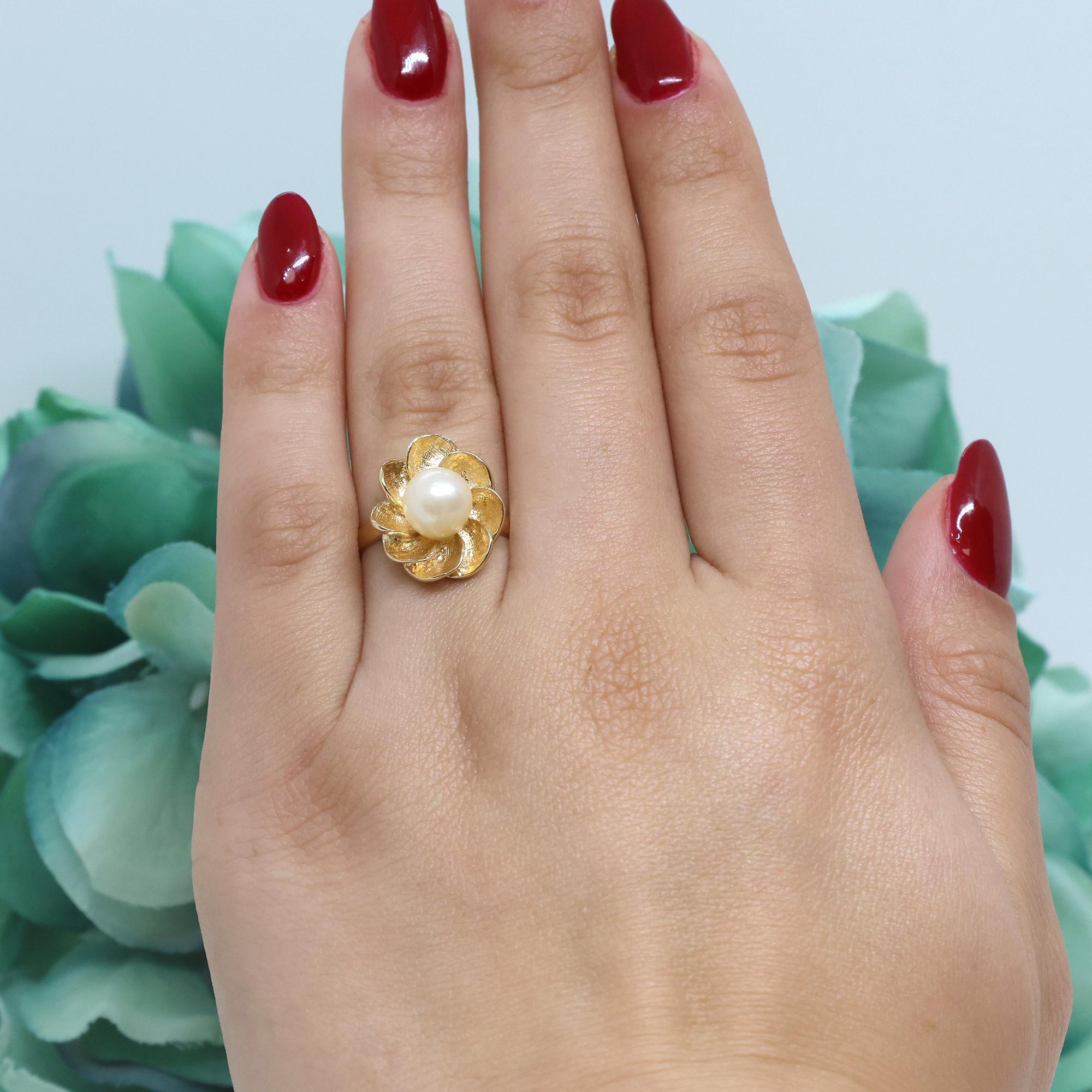Vintage Freshwater Pearl Flower Cocktail Ring 14K Yellow Gold Size 6.25 Ladies