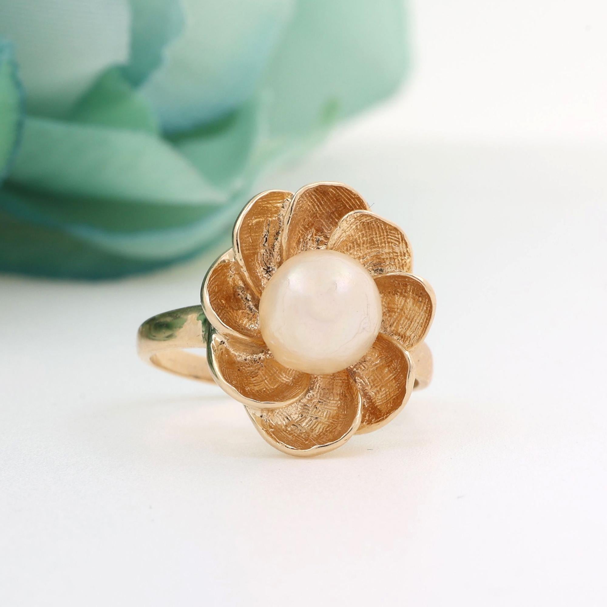 Vintage Freshwater Pearl Flower Cocktail Ring 14K Yellow Gold Size 6.25 Ladies