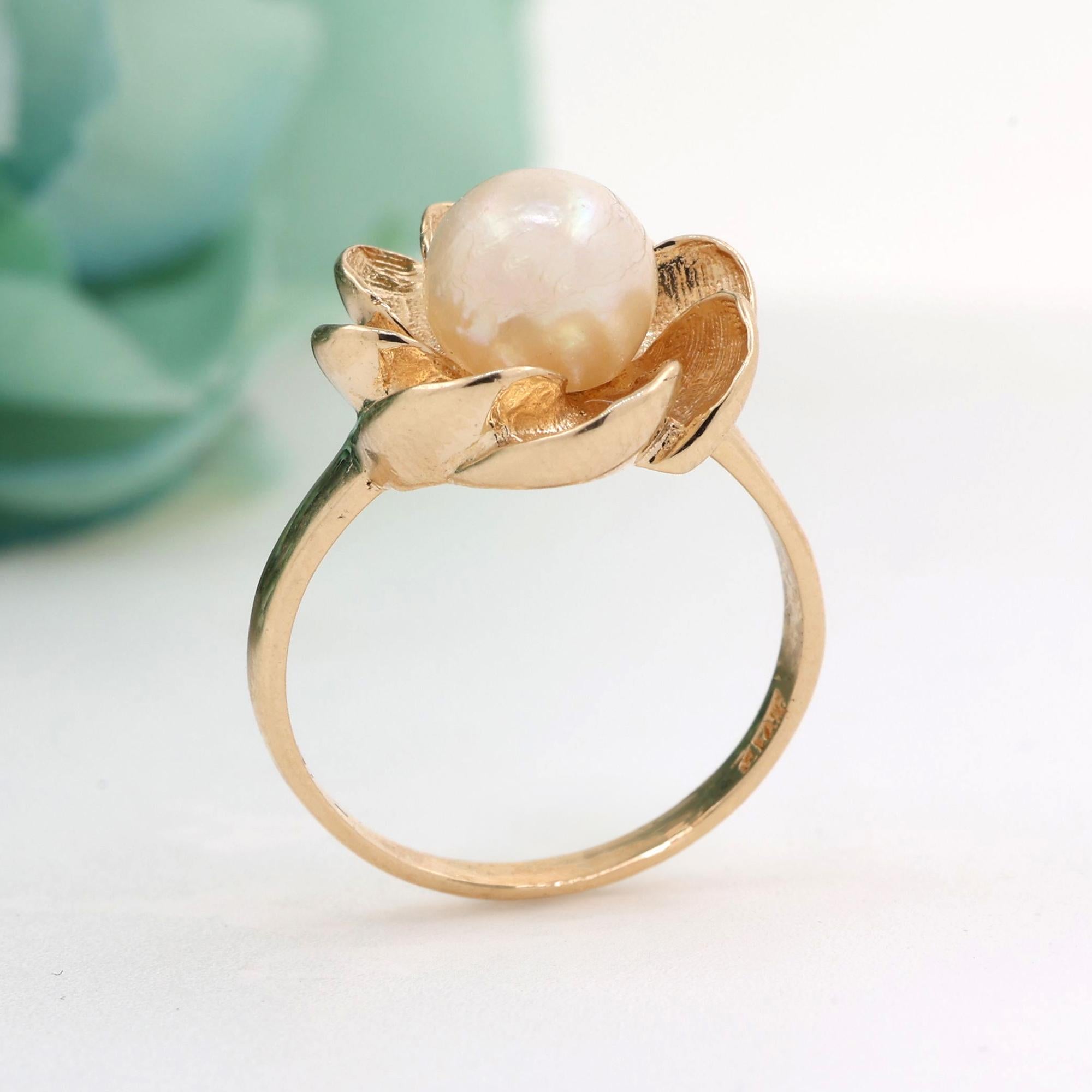 Vintage Freshwater Pearl Flower Cocktail Ring 14K Yellow Gold Size 6.25 Ladies