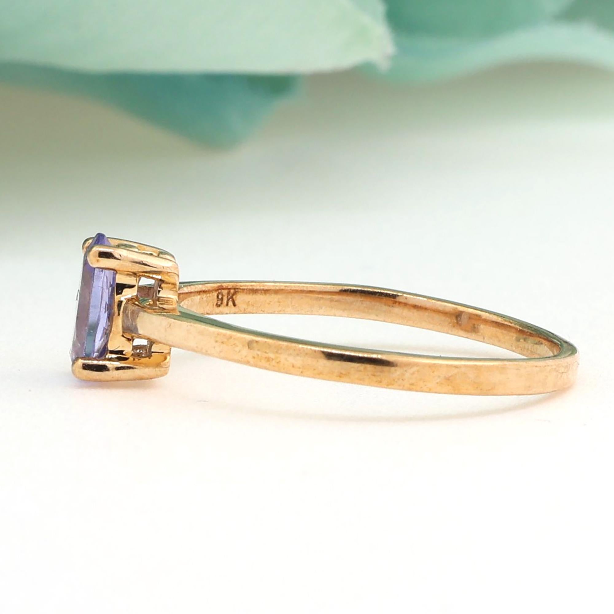 0.55 CT Solitaire Tanzanite Cocktail Ring 9K Yellow Gold Size 7 Ladies Estate