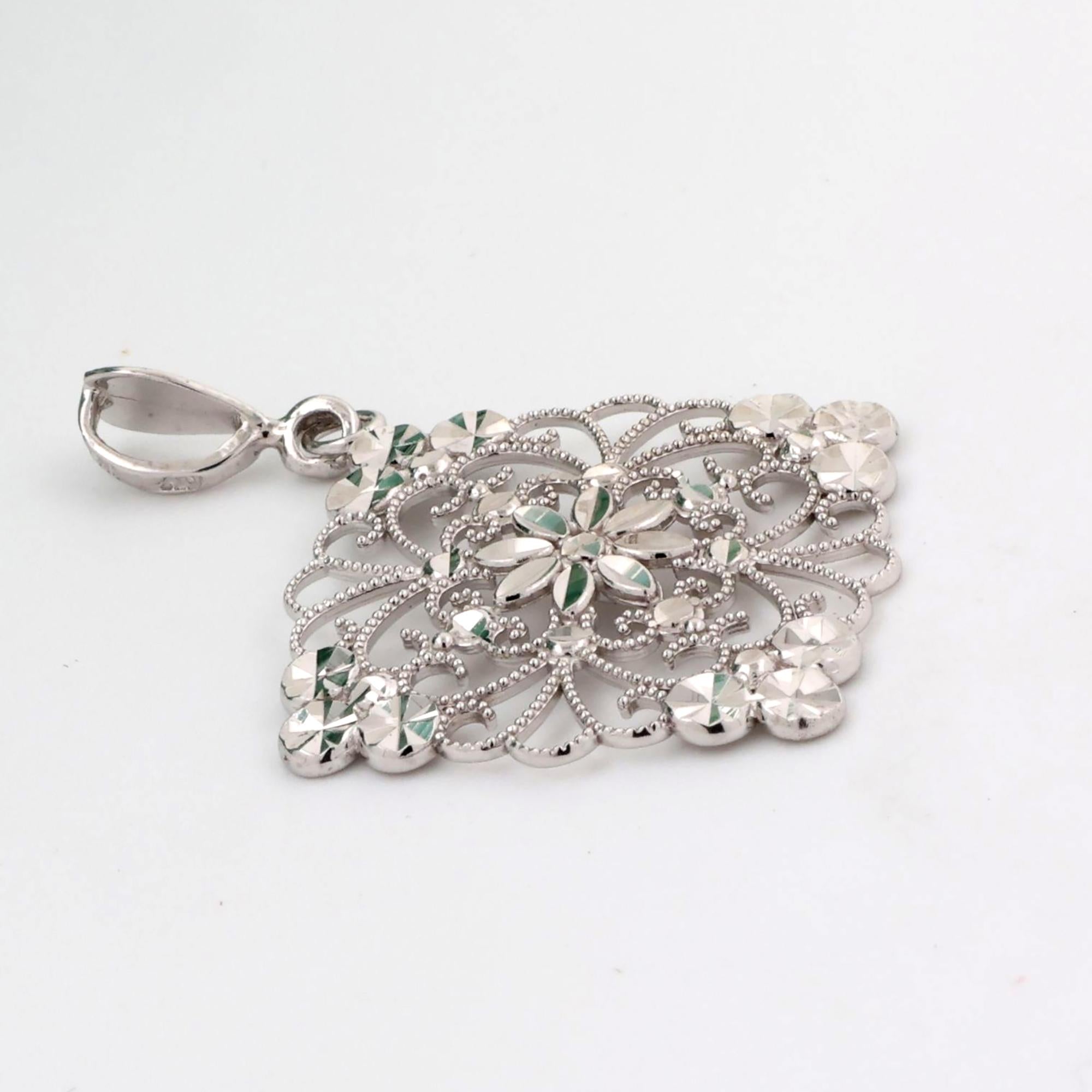 14K White Gold Floral Filigree Pendant Beverley Hills Gold 1.35" Ladies Estate