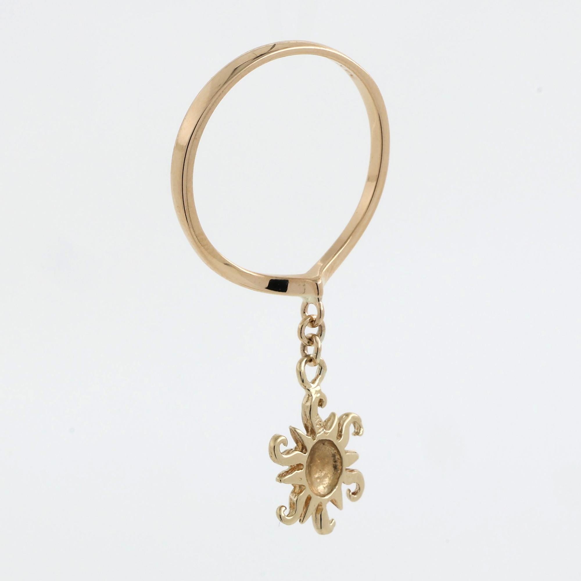 Sun Charm Band Ring 14K Yellow Gold Size 7.75