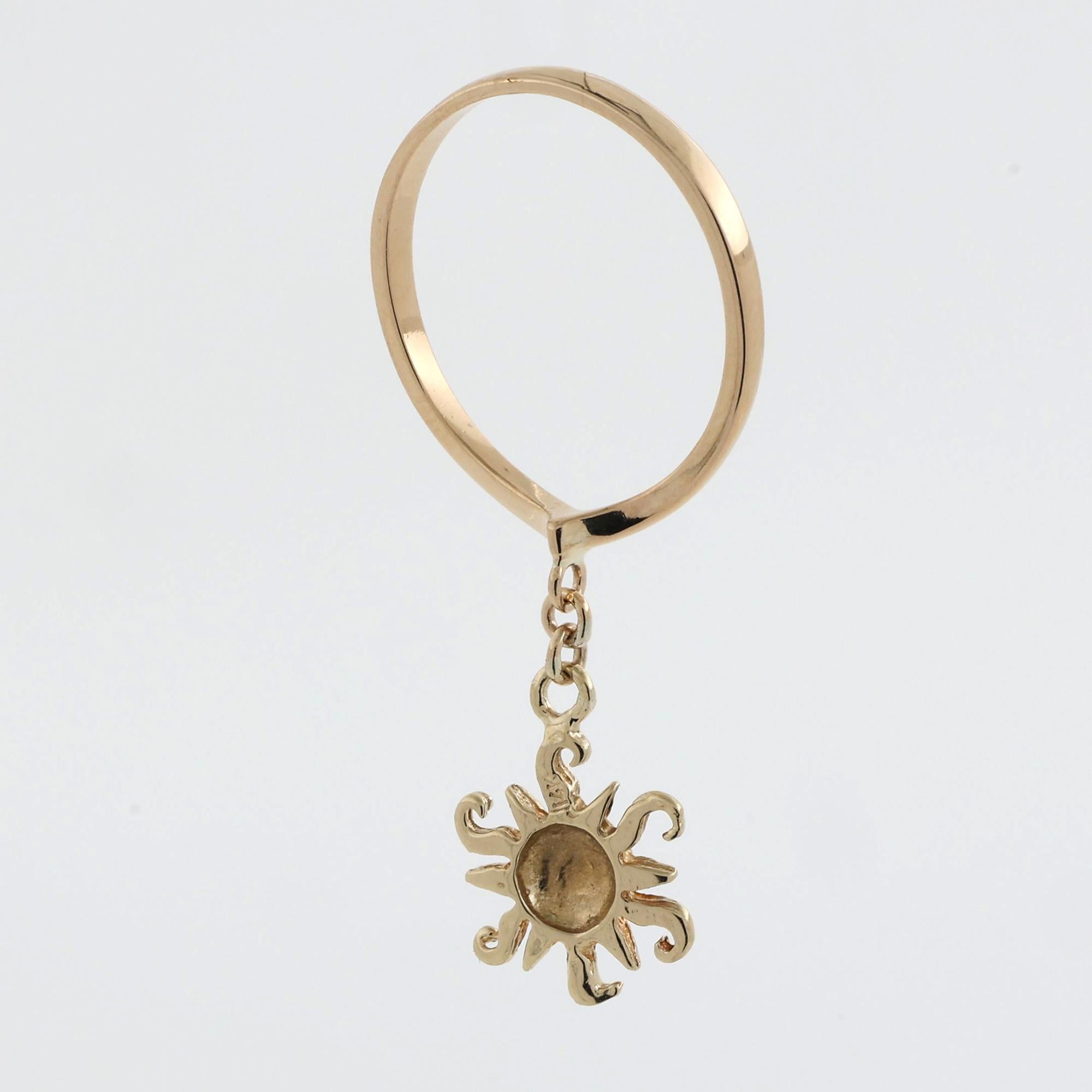 Sun Charm Band Ring 14K Yellow Gold Size 7.75