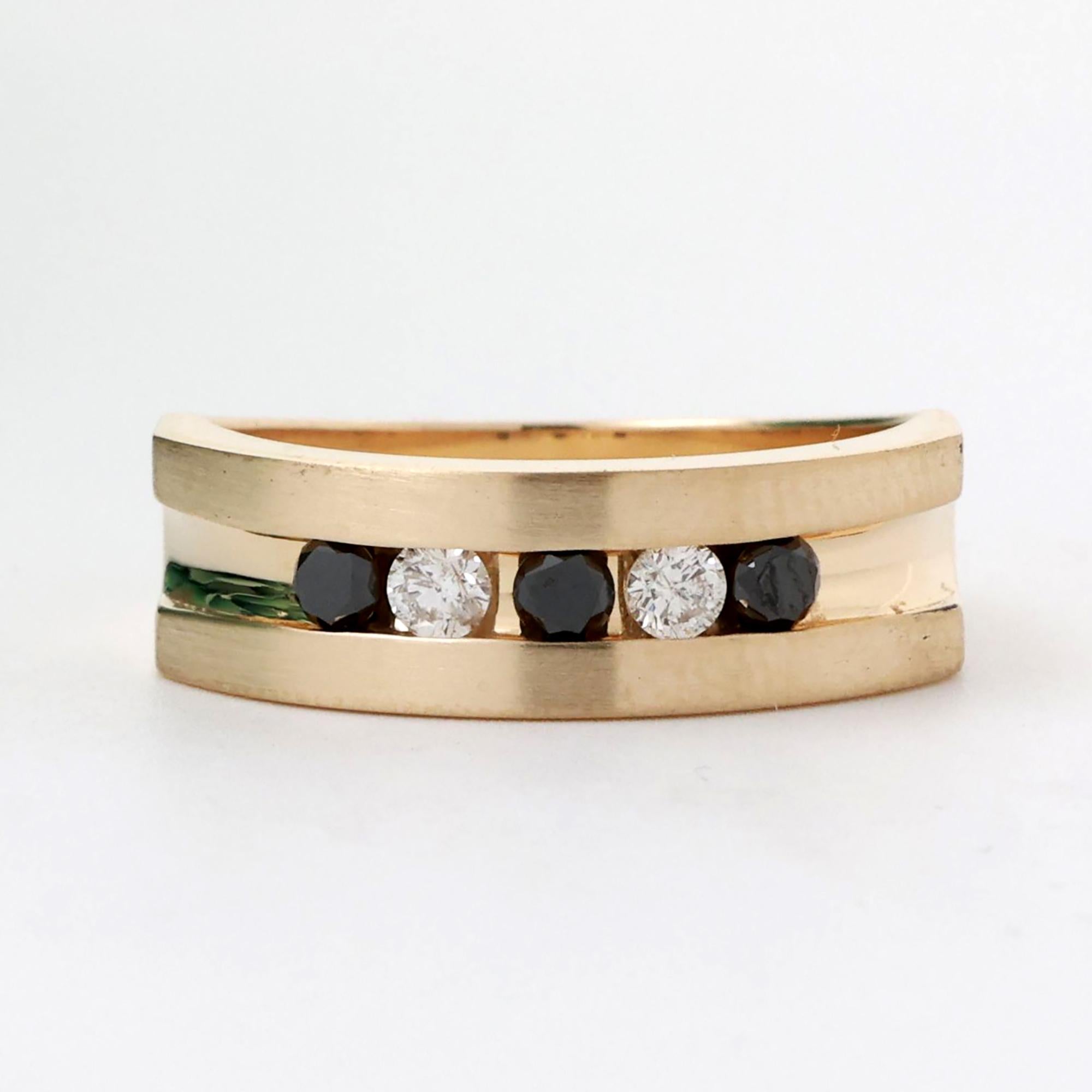 EFFY 14K Yellow Gold Black and White Diamond Band Ring 0.49 TW Size 10.25