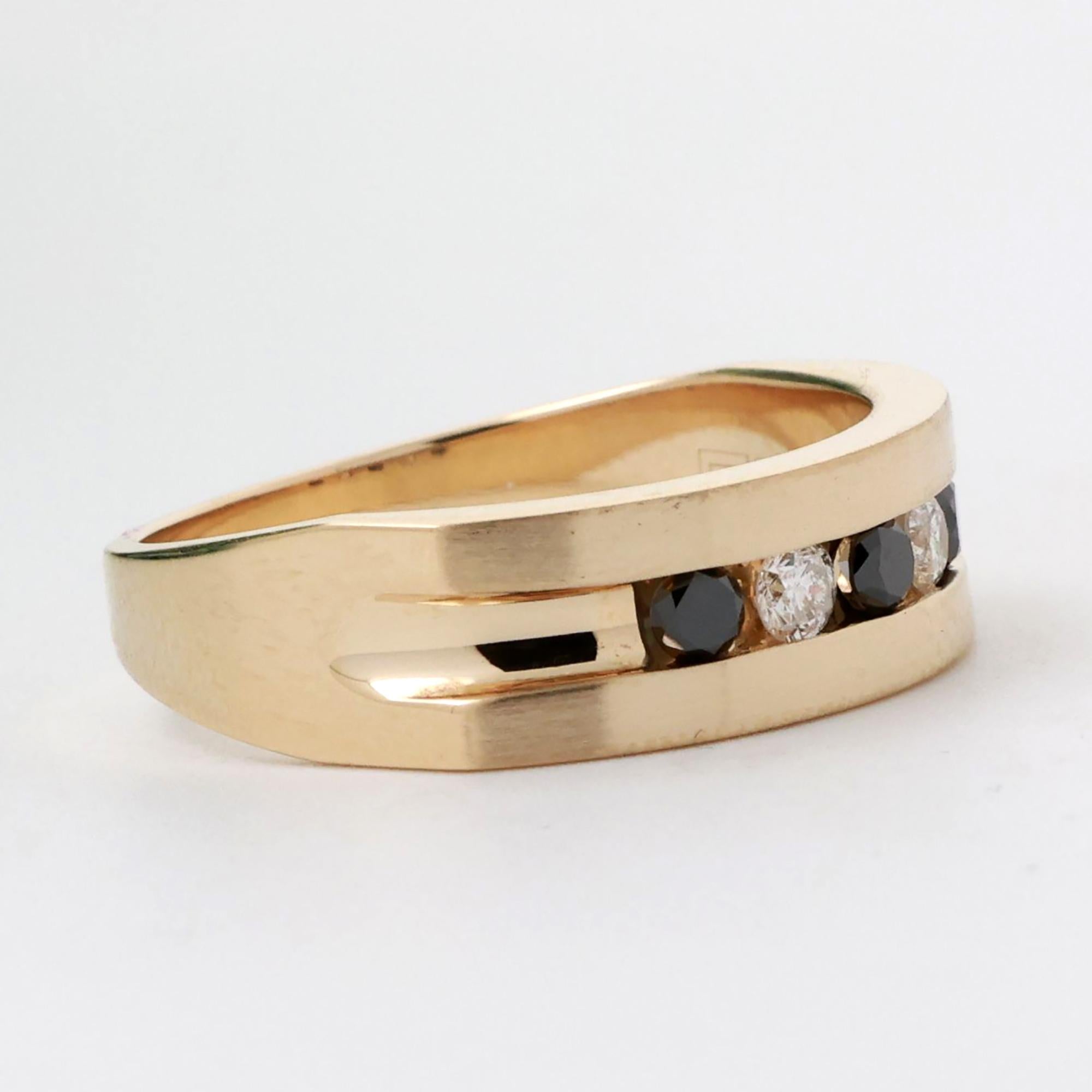 EFFY 14K Yellow Gold Black and White Diamond Band Ring 0.49 TW Size 10.25
