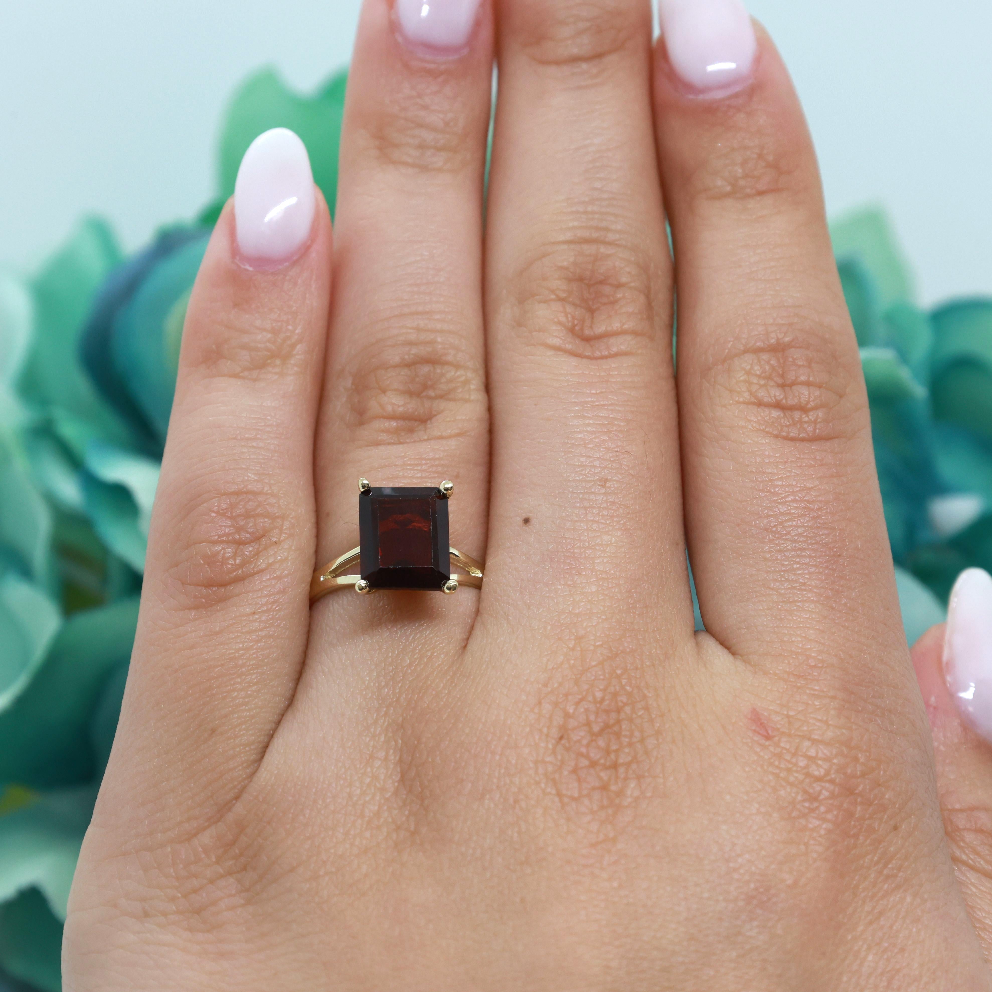 BADAVICI Pyrope Garnet Gemstone Ring 10K Yellow Gold 3.89 CT Emerald Cut Size 7