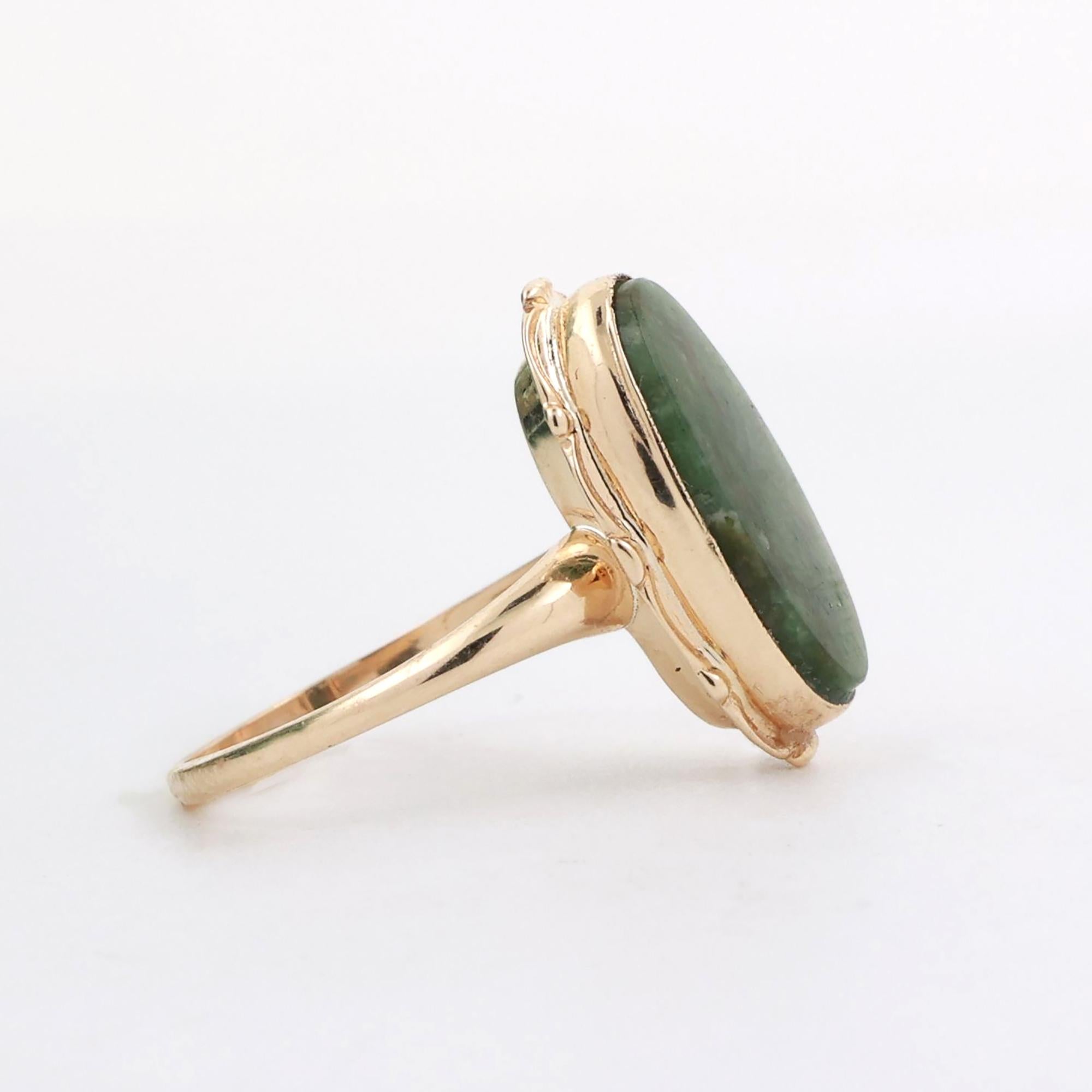 Oval Jadeite Gemstone Solitaire Ring 10K Yellow Gold SZ 6 Vintage Ladies Estate