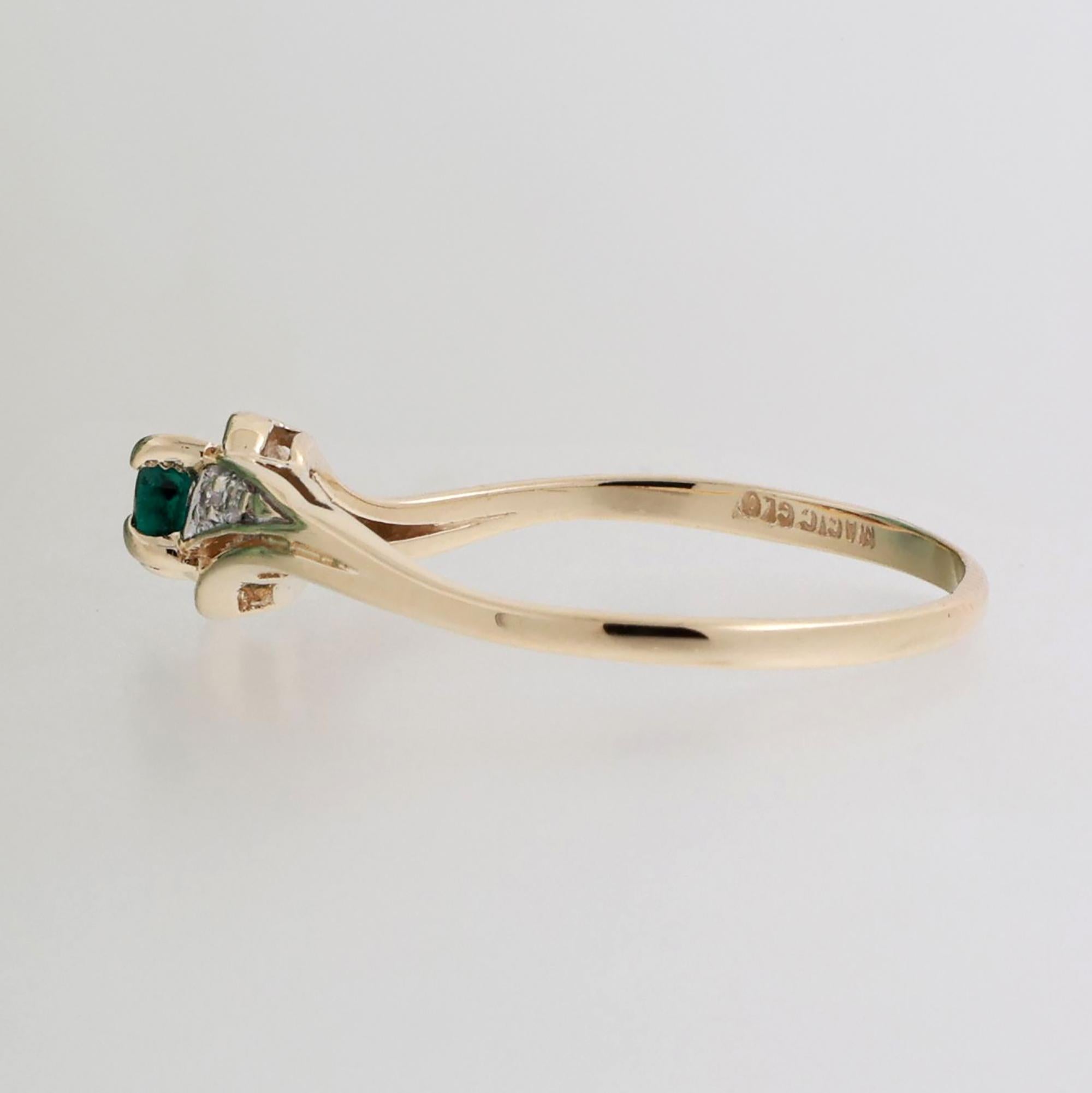 Solitaire Emerald Diamond Swirl Ring 14K Yellow Gold 0.19 CTW Size 7.75 Estate