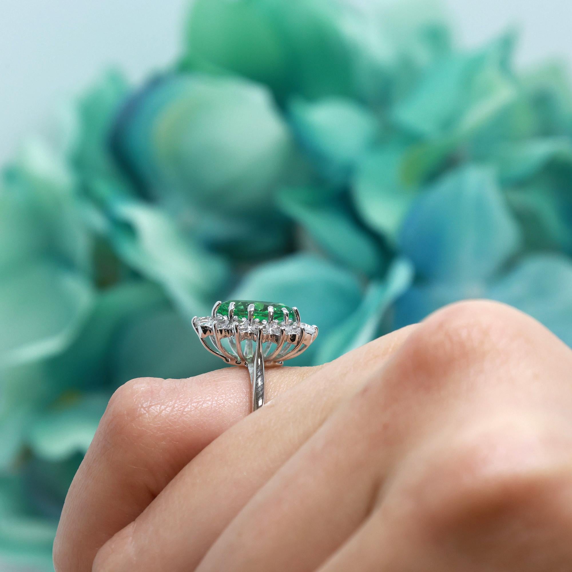 Green Stone Quartz Halo Cocktail Ring 14K White Gold Size 4.75 Ladies Estate